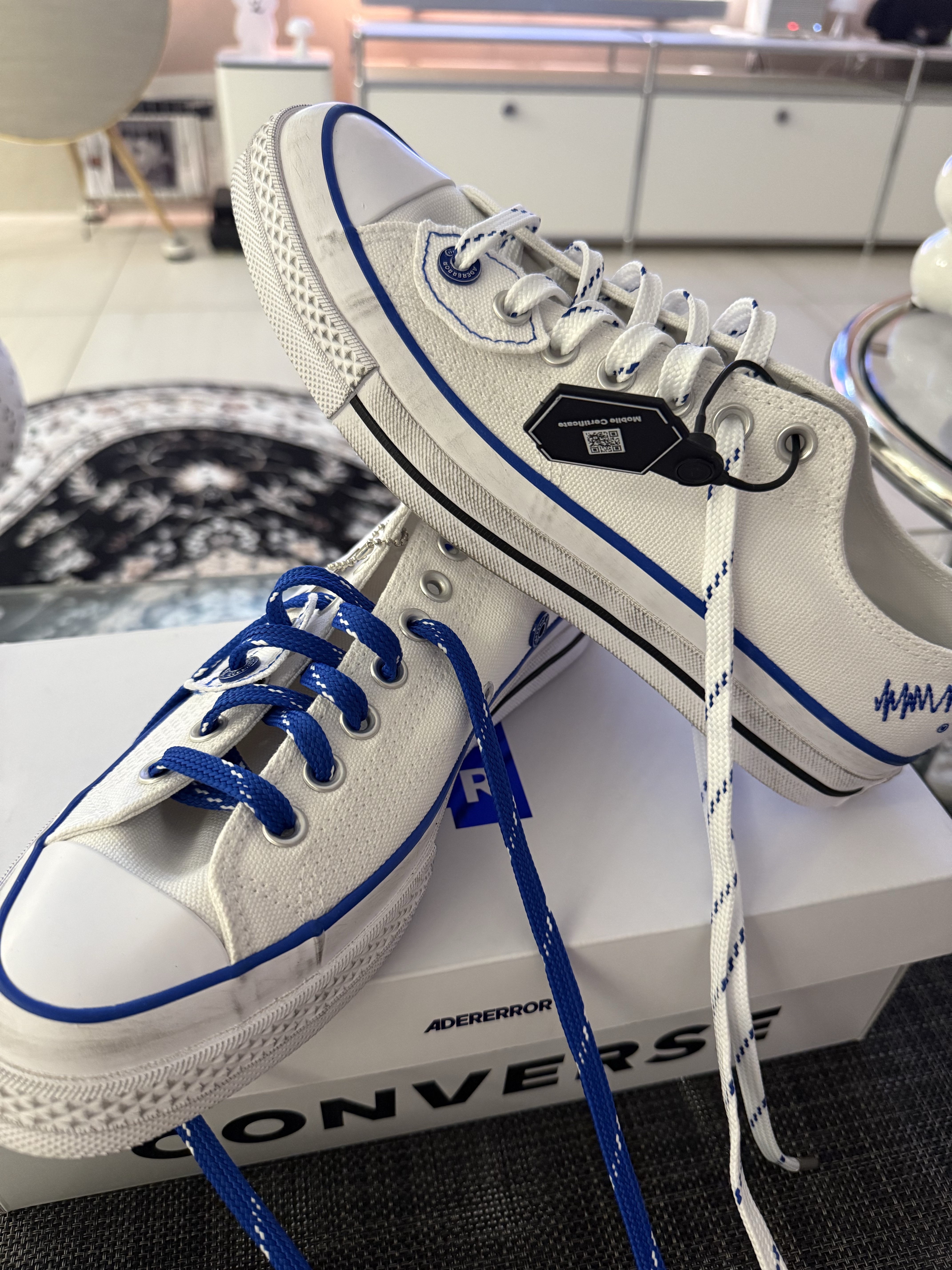 Converse x Ader Error Sig; Chuck 70 Low White Blue 착용 스타일 - 2