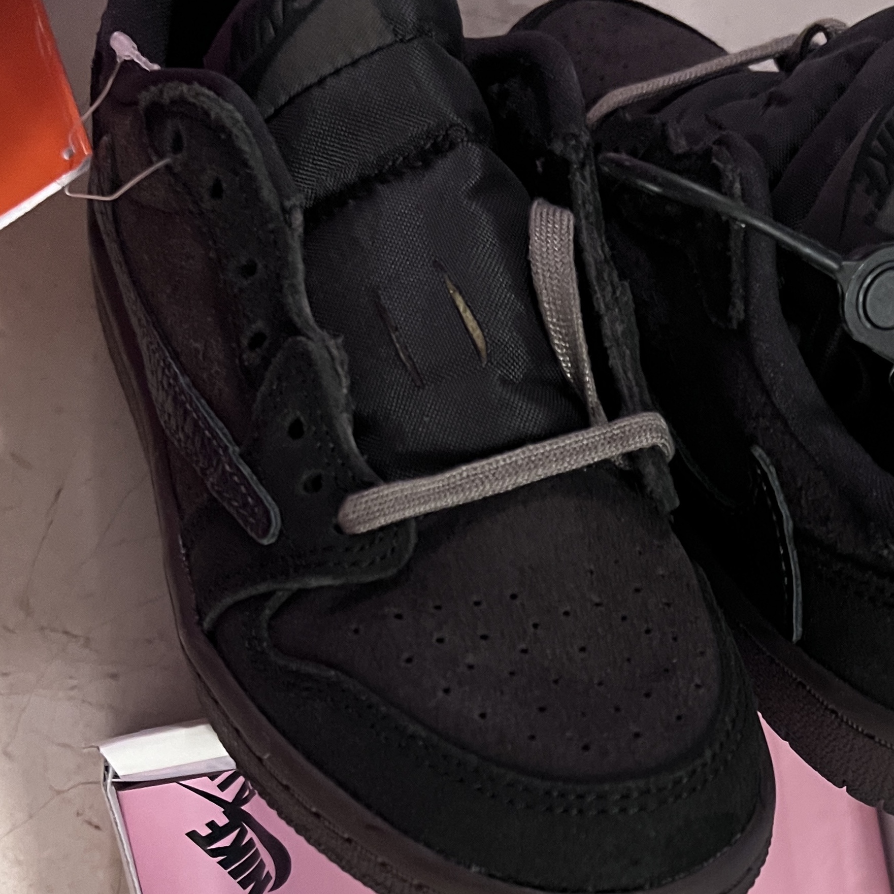 (TD) Jordan 1 x Travis Scott Retro Low OG SP Velvet Brown and Dark Mocha 착용 스타일