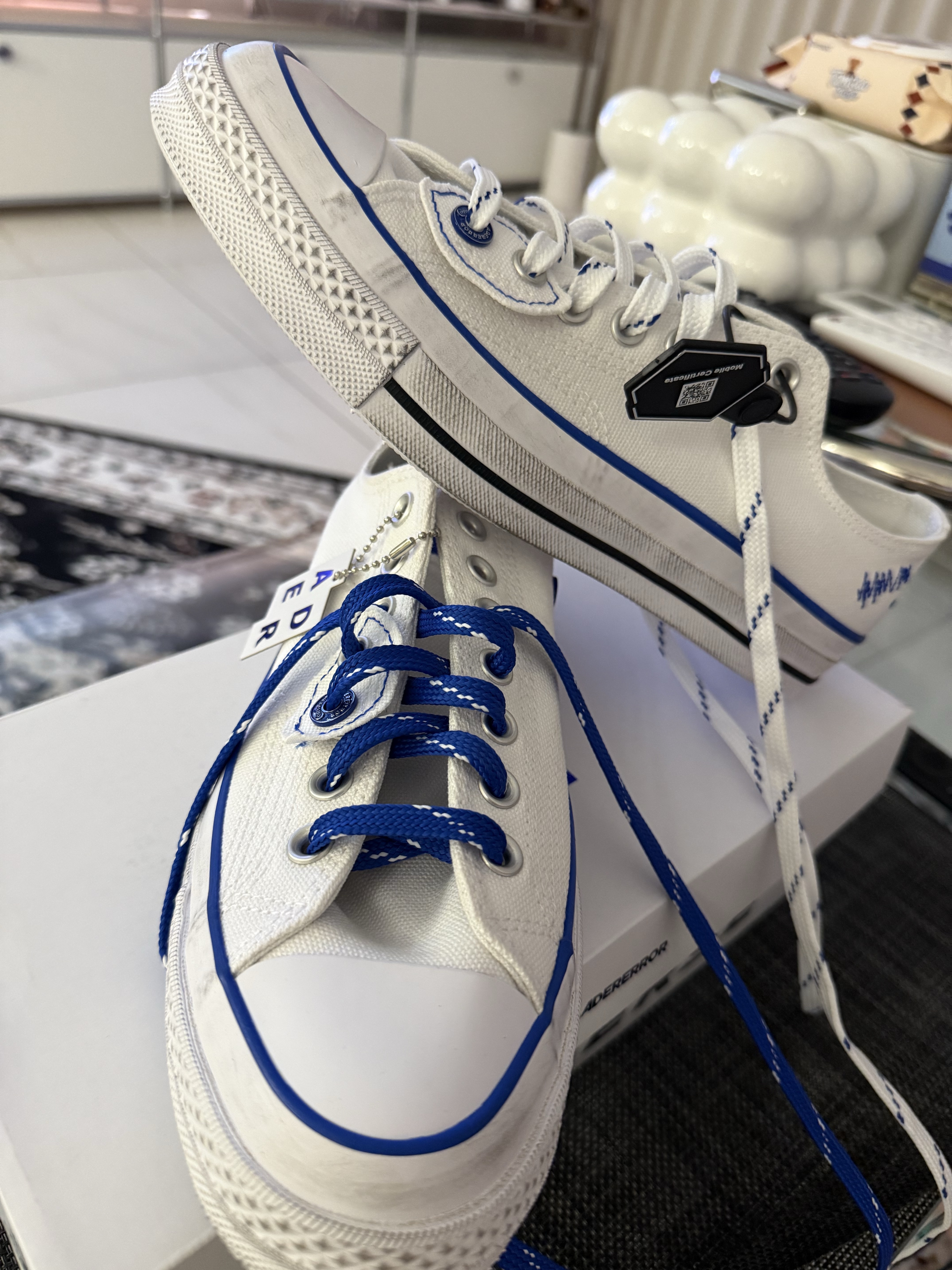 Converse x Ader Error Sig; Chuck 70 Low White Blue 착용 스타일 - 1