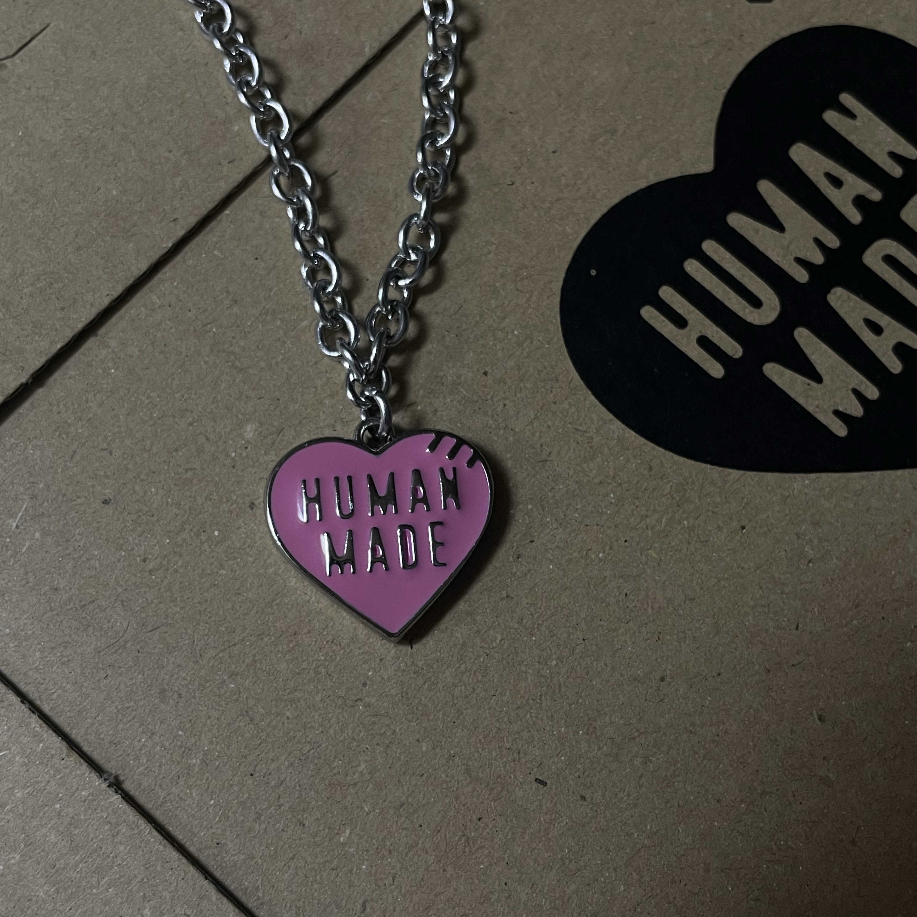 Human Made Heart Necklace Pink 착용 스타일