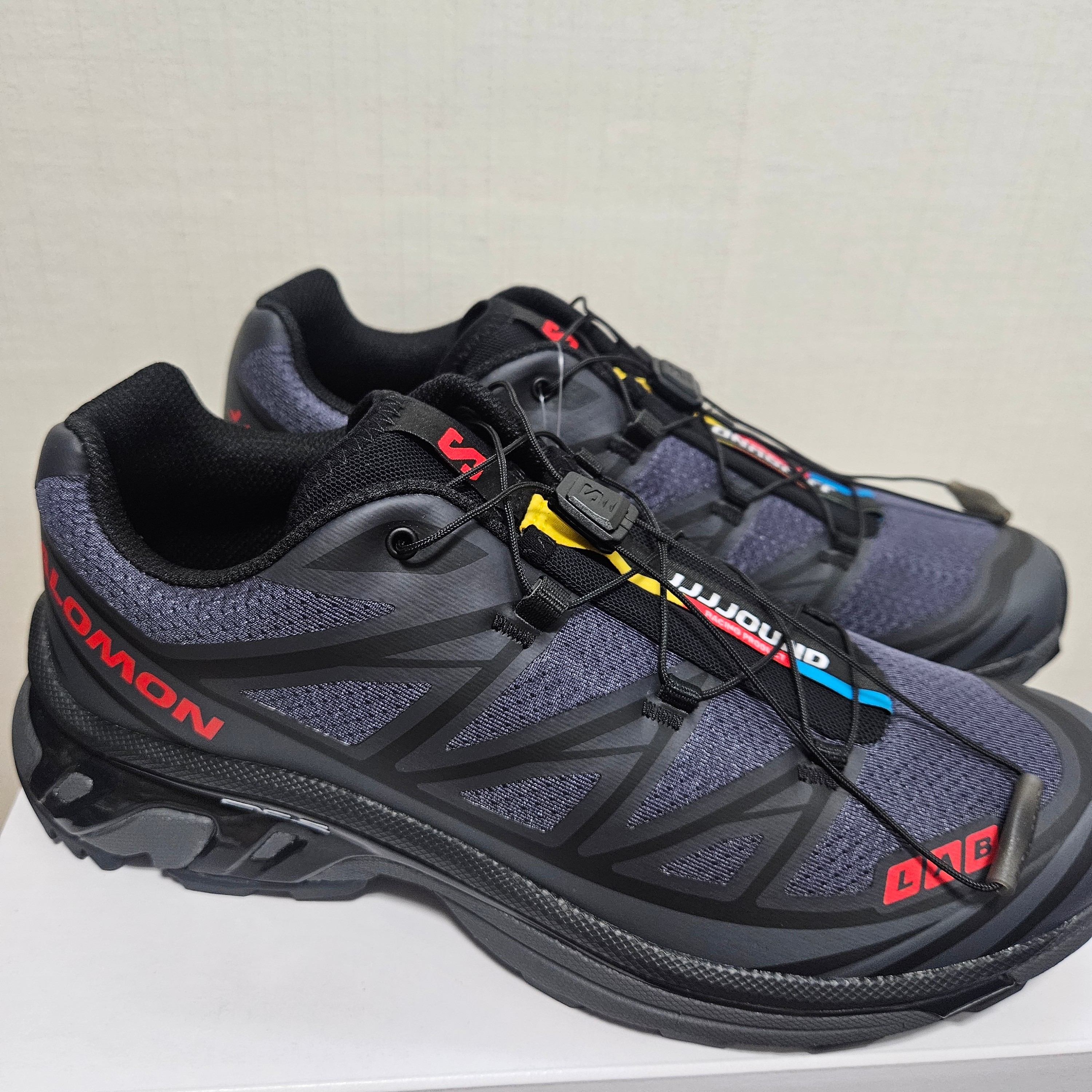 Salomon x JJJJound XT-6 Ebony Black 착용 스타일 - 1