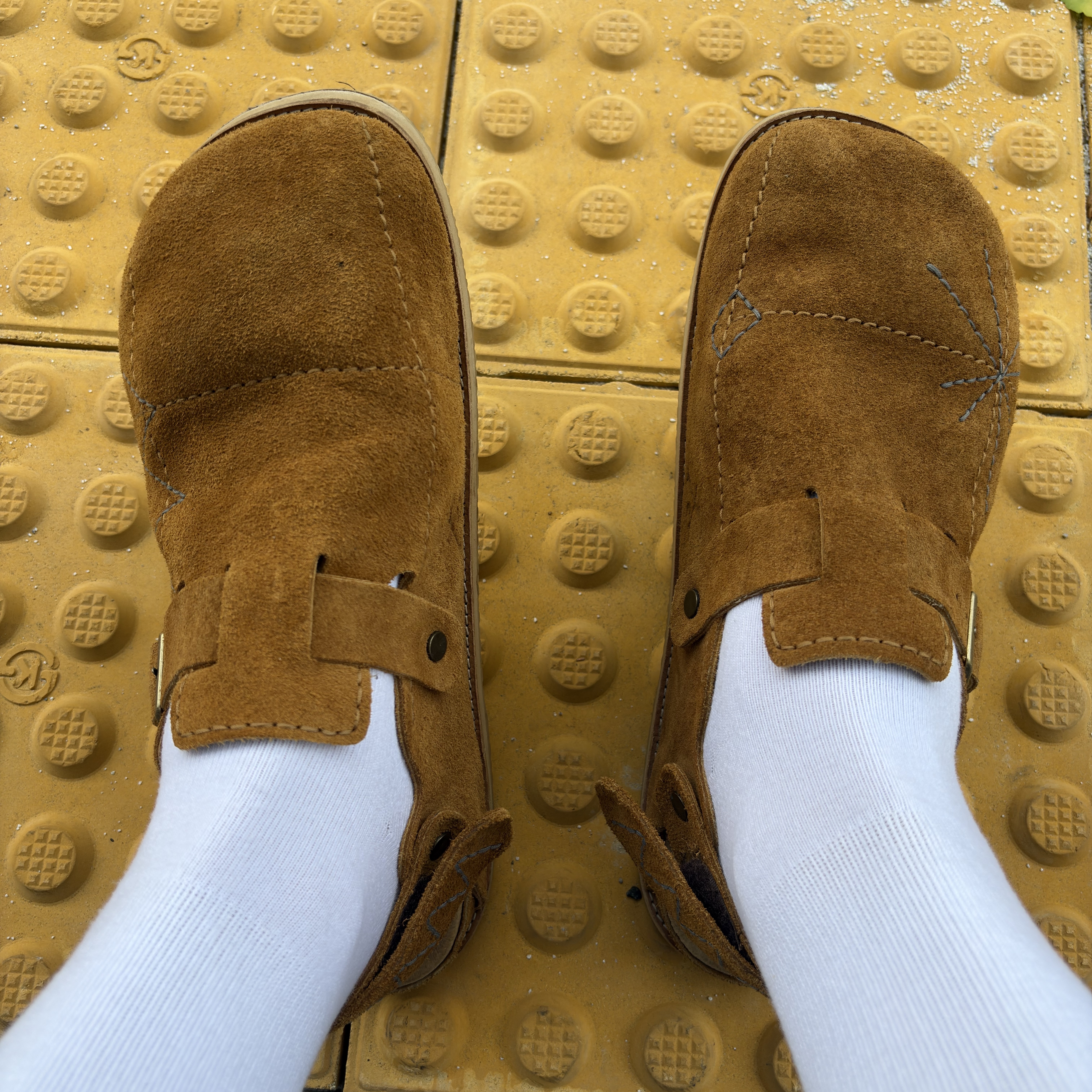 [프리오더] Polyteru Sliders Shoes Camel 착용 스타일