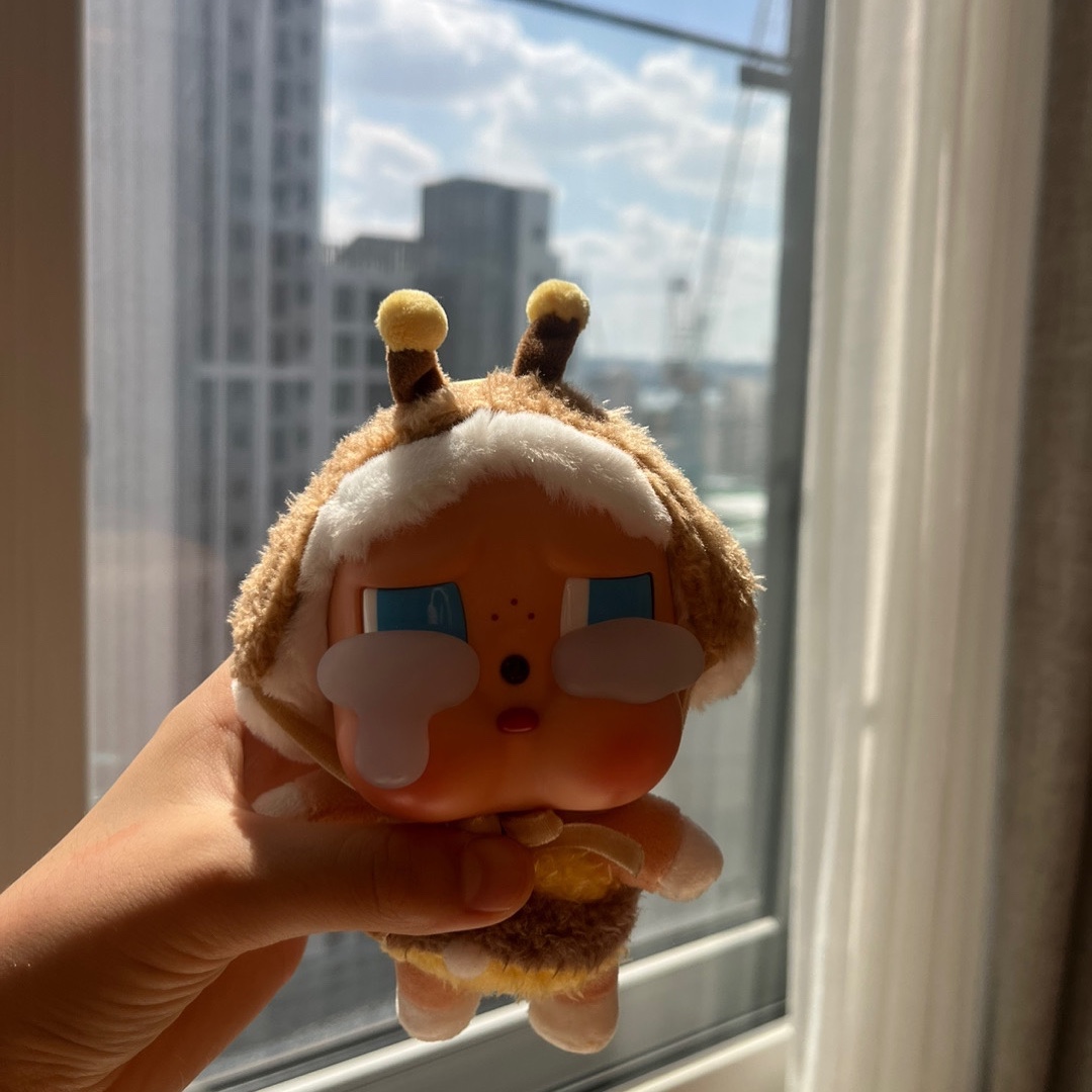 Pop Mart Crybaby Crying Again Series Plush Keyring Sealed Case (1 Blind Box) 착용 스타일