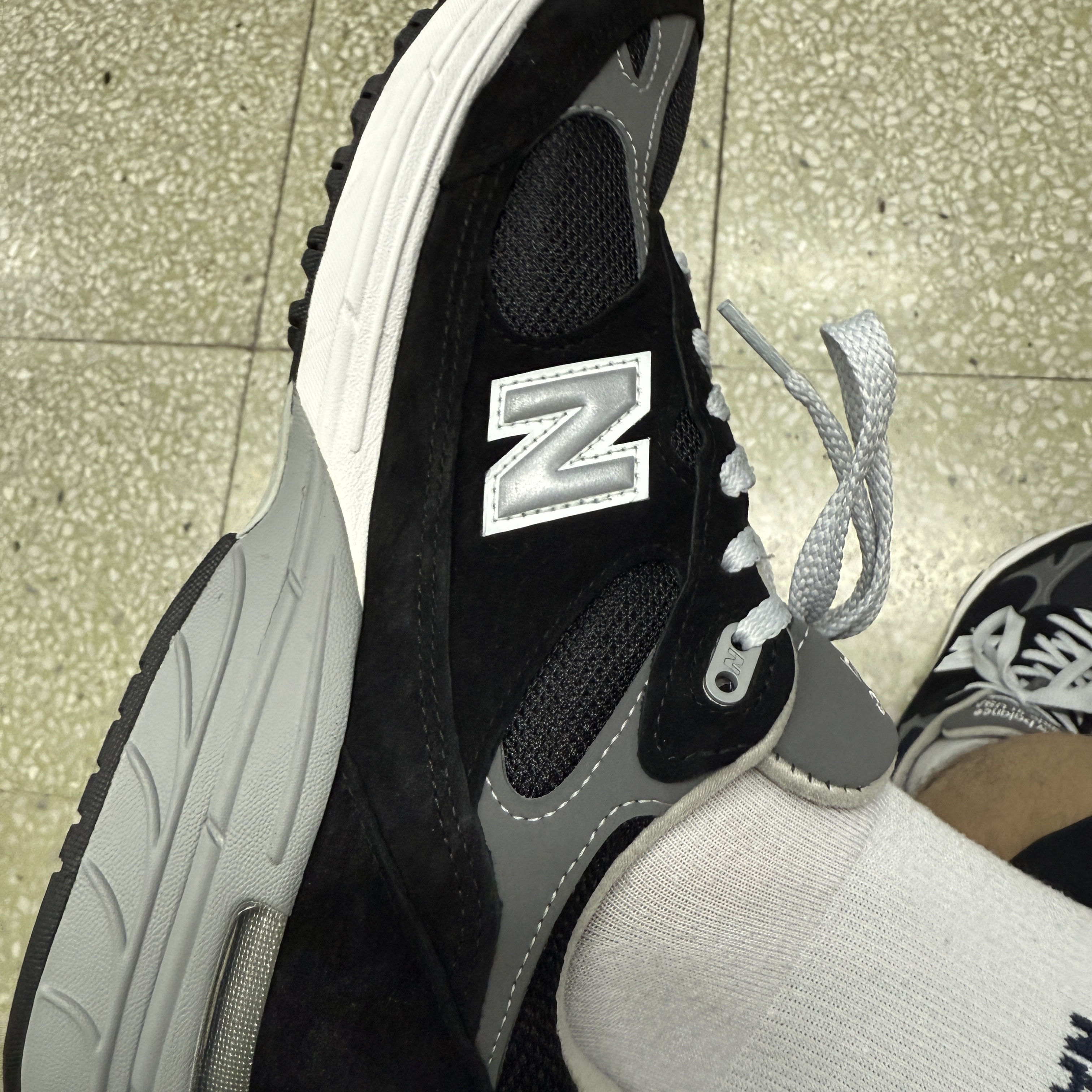 New Balance 993 Made in USA Black - D Standard 착용 스타일