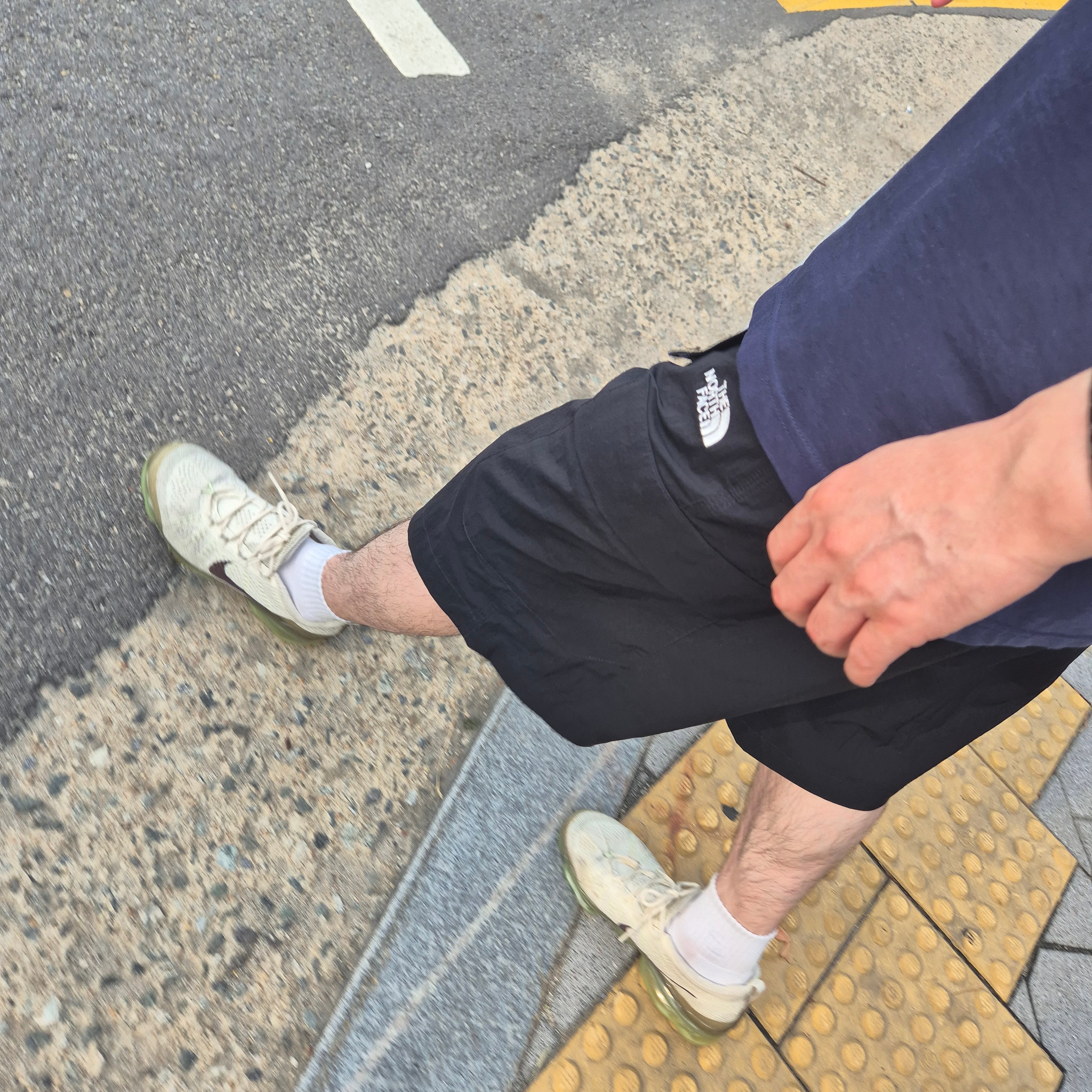 Nike Air Vapormax 2023 Flyknit Coconut Milk Neutral Olive 착용 스타일