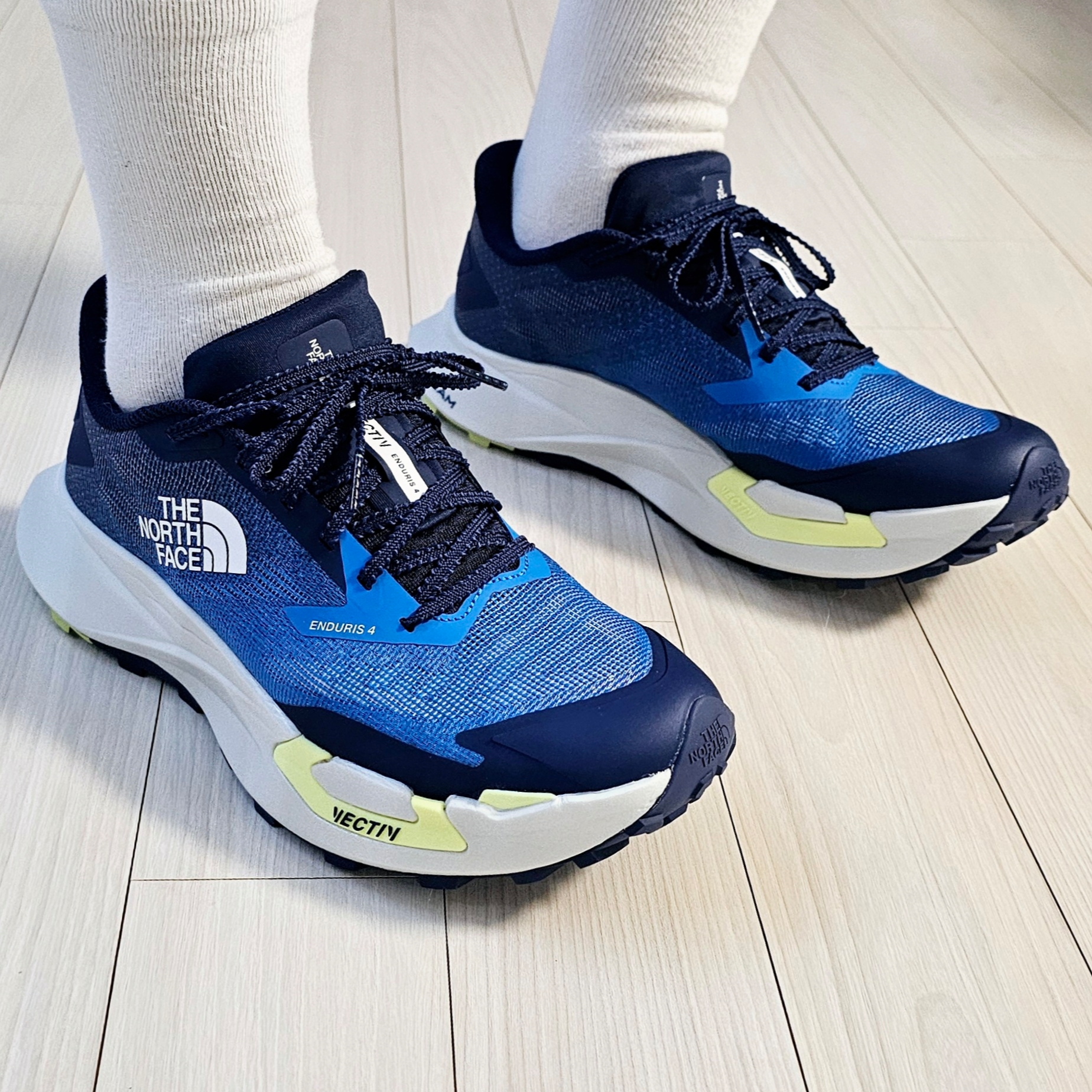 The North Face Vectiv Enduris 4 Blue 착용 스타일 - 1