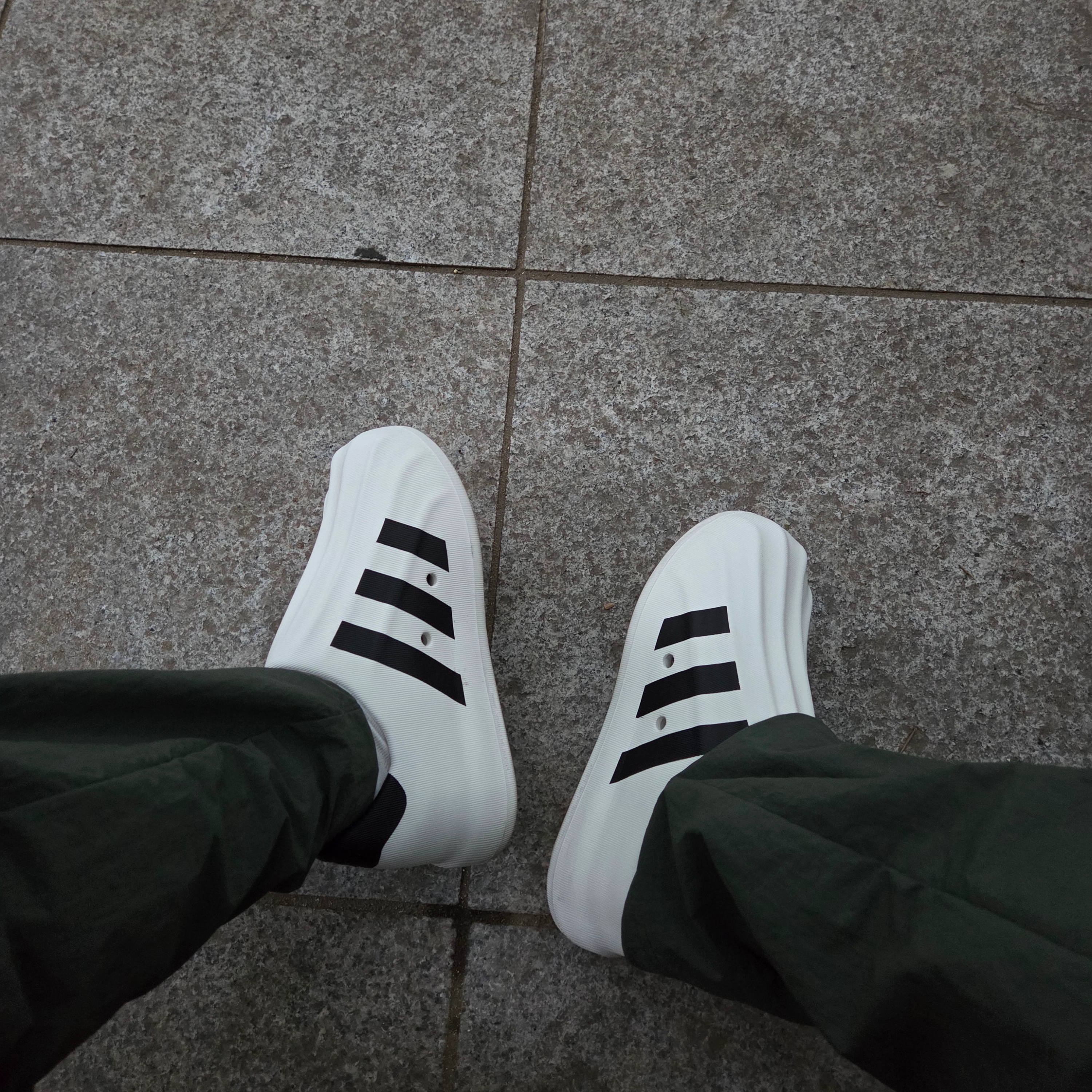 Adidas Adifom Superstar Core White 착용 스타일 - 3