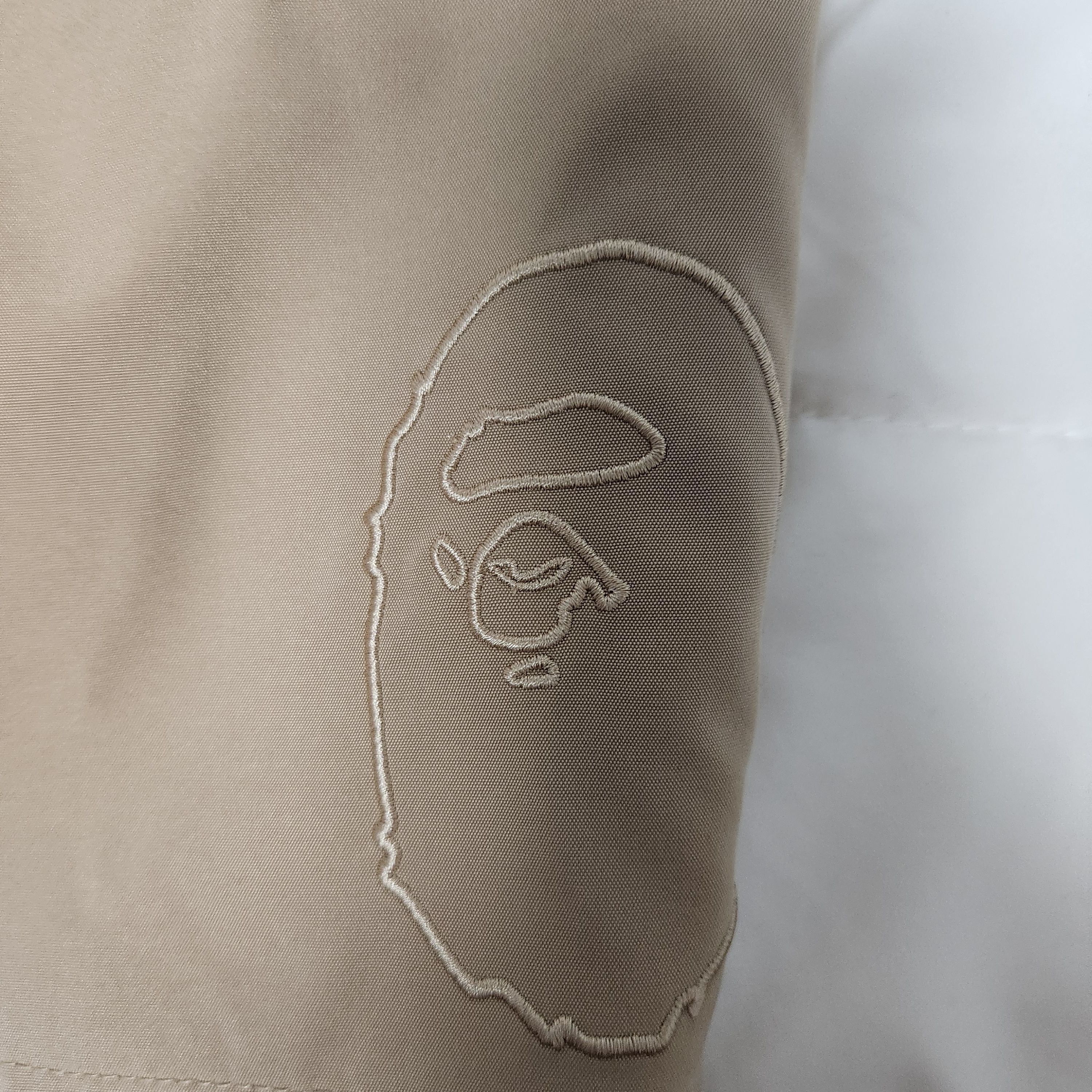 BAPE Summer Bag Shorts Beige - 24SS 착용 스타일 - 2