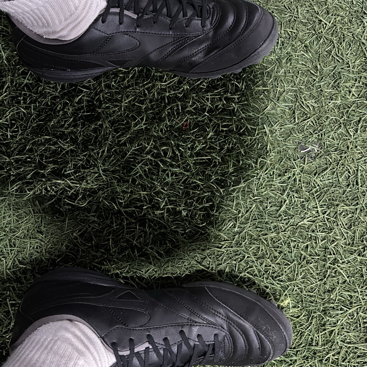 Mizuno Morelia Sala Pro TF Black 착용 스타일 - 2