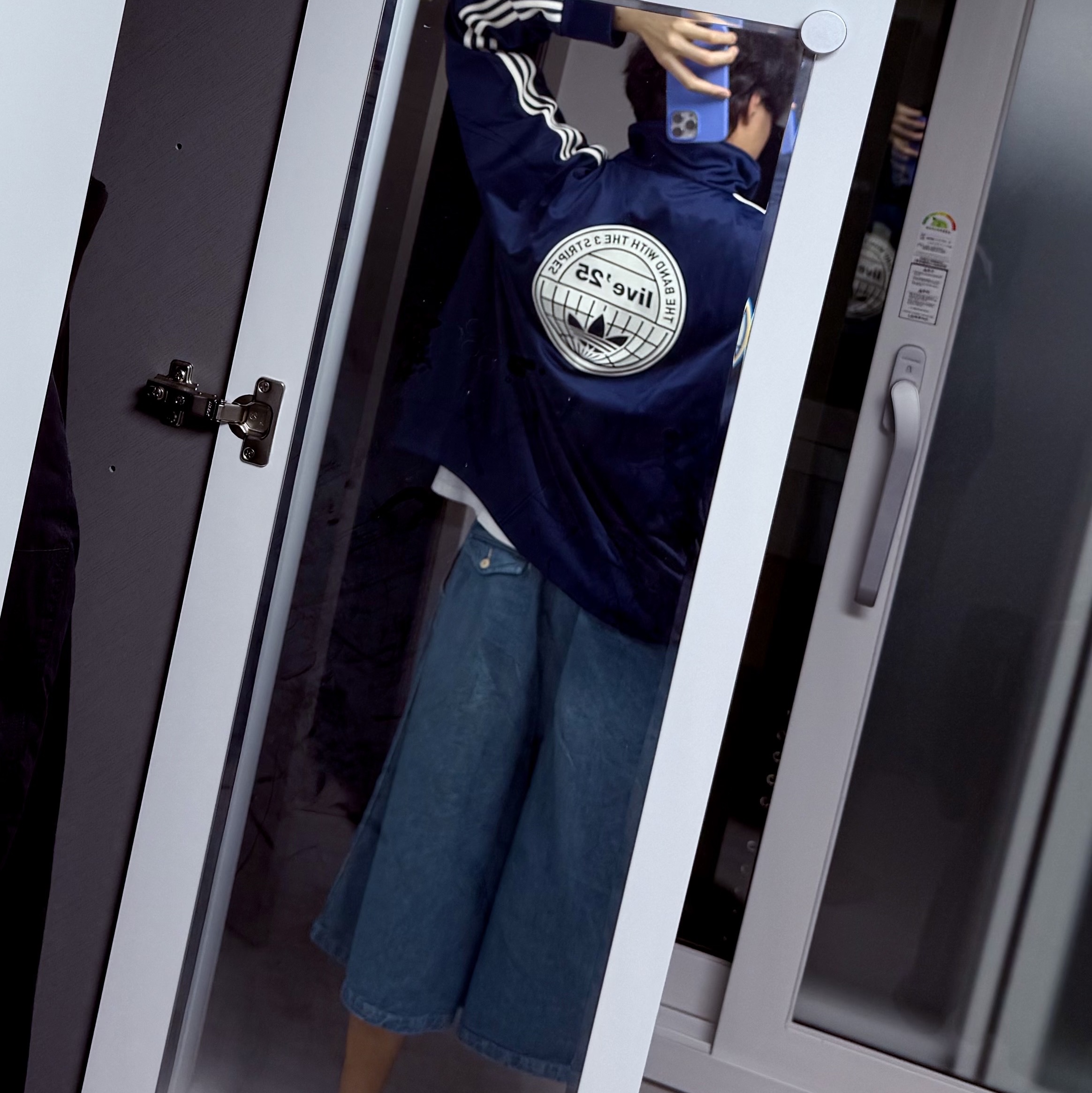 Adidas x Oasis Tour Firebird Track Top Night Indigo - US Sizing 착용 스타일 - 1