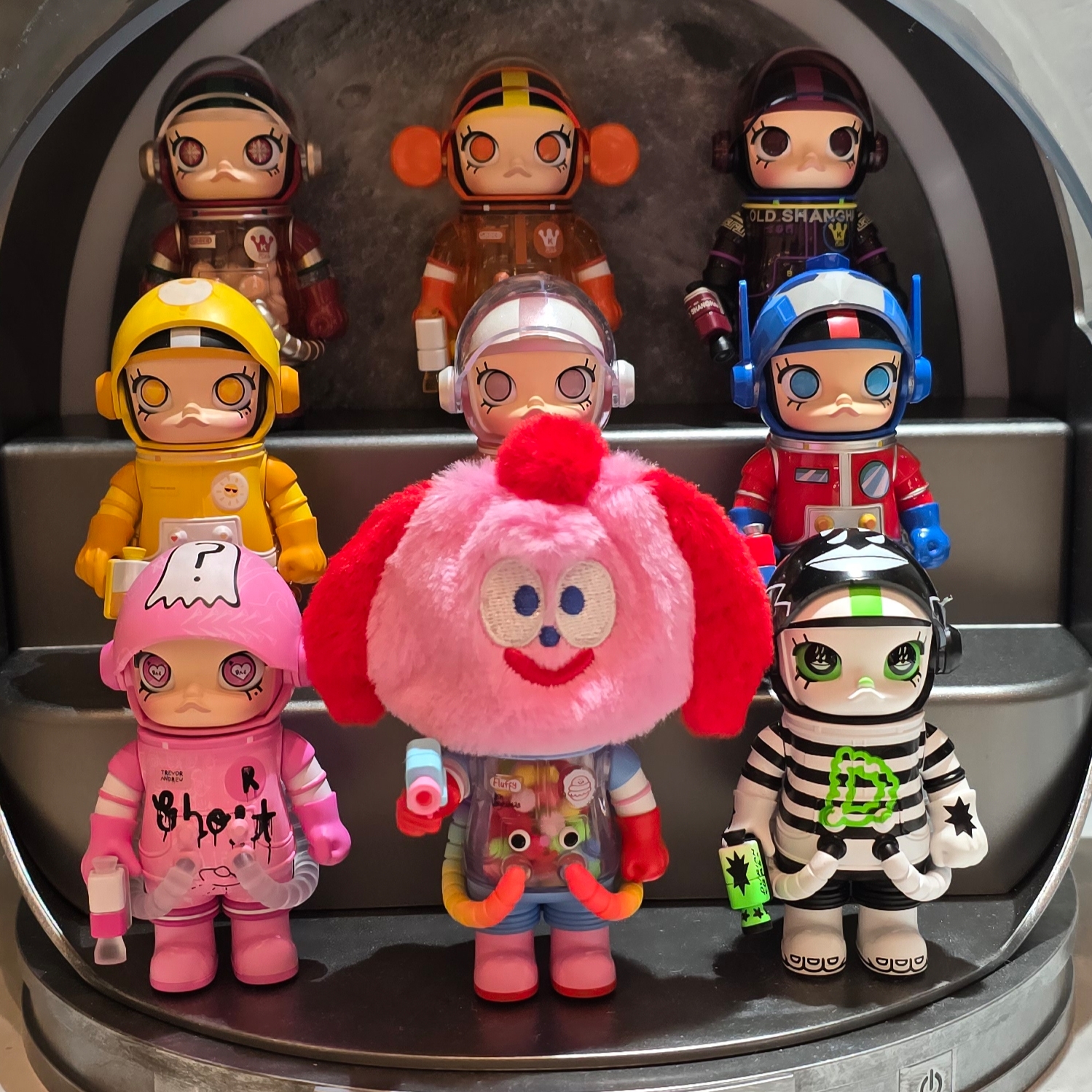 Pop Mart Mega Space Molly 100% Series4 Jon Burgerman (Opened Case), Pop Mart Mega Space Molly 100% Series4 Optimus Prime (Opened Case) 착용 스타일