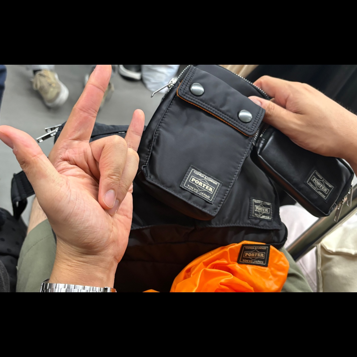 Porter Freestyle Multi Coin Case Black, Porter Tanker Pouch Black 착용 스타일