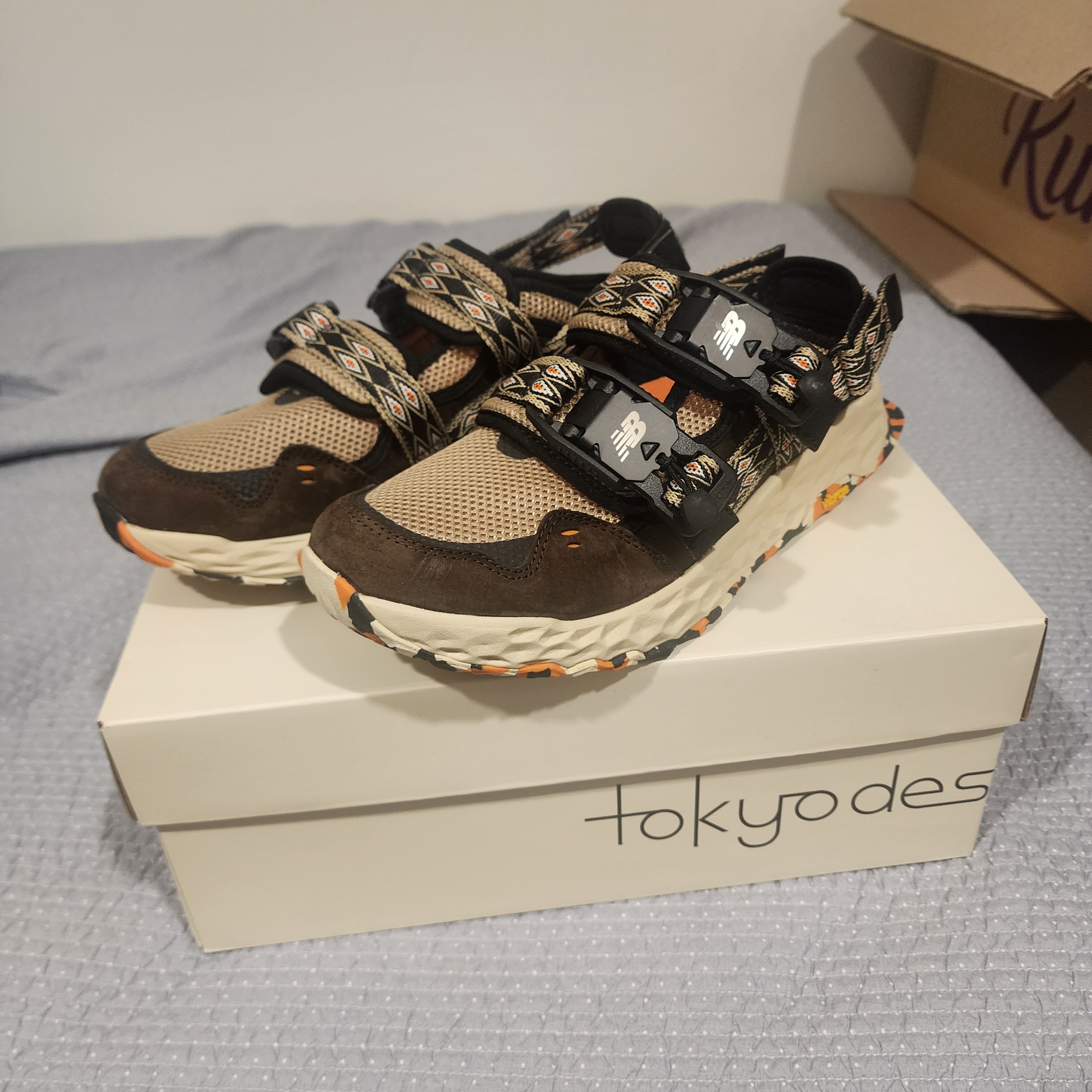 New Balance x Tokyo Design Studio Niobium Concept 2 Chocolate Brown 착용 스타일