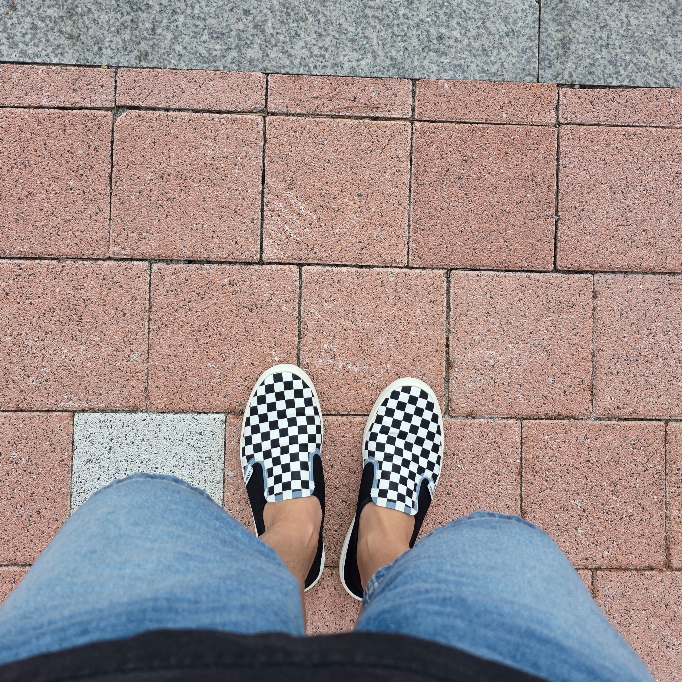 Vans Checkerboard Comfycush One Black 착용 스타일