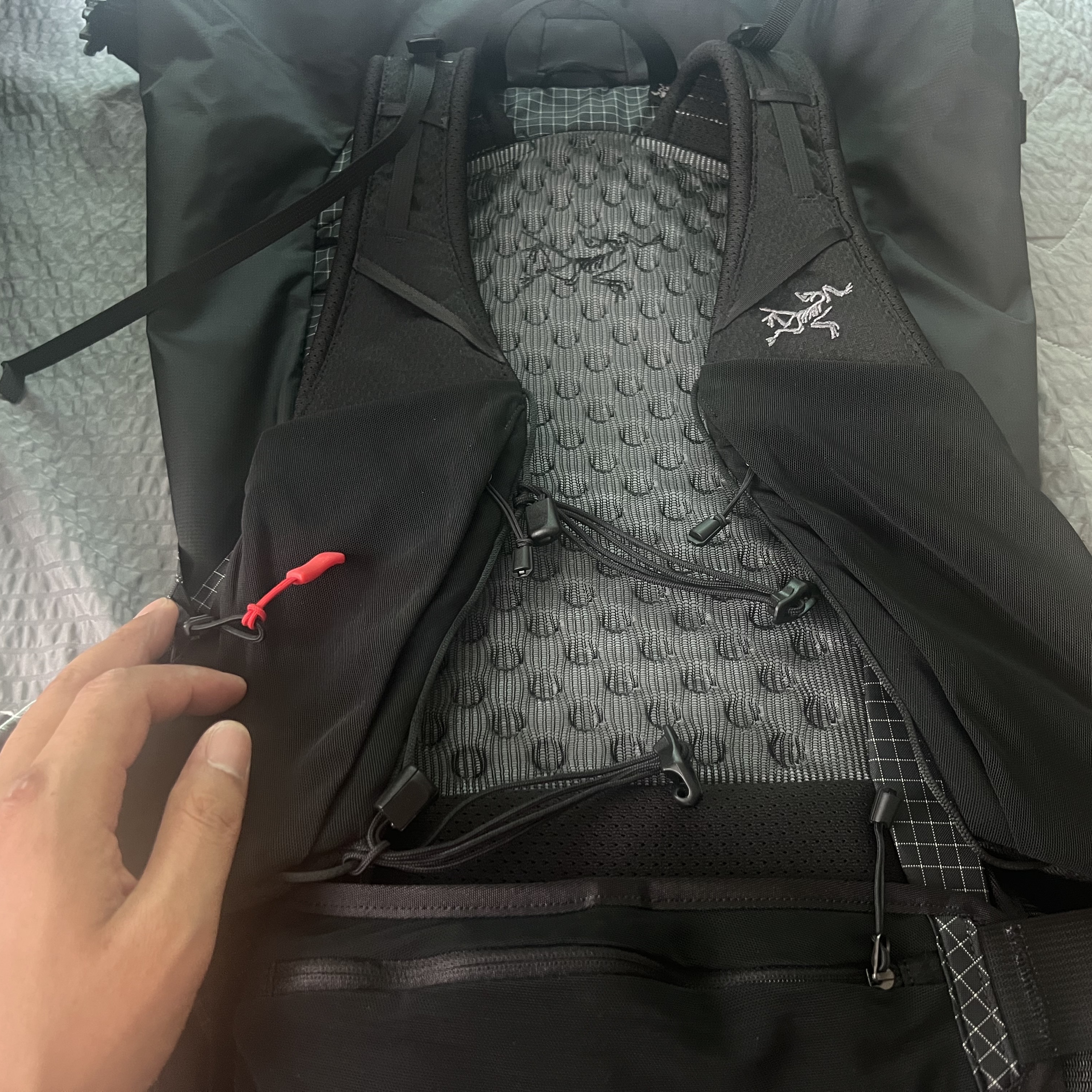 Arc'teryx Aerios 35 Backpack Black 착용 스타일 - 1