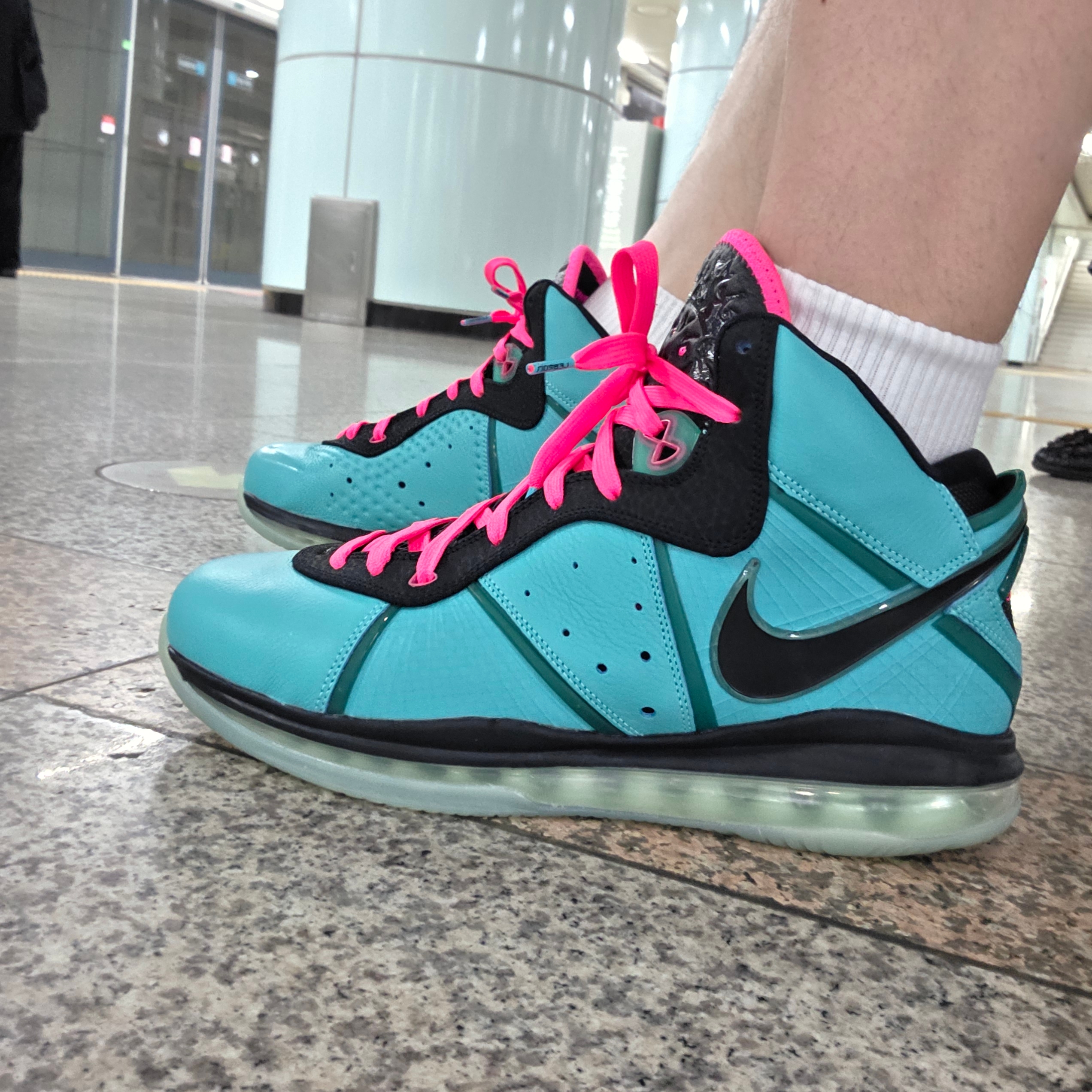 Nike LeBron 8 QS South Beach 2021 착용 스타일 - 2