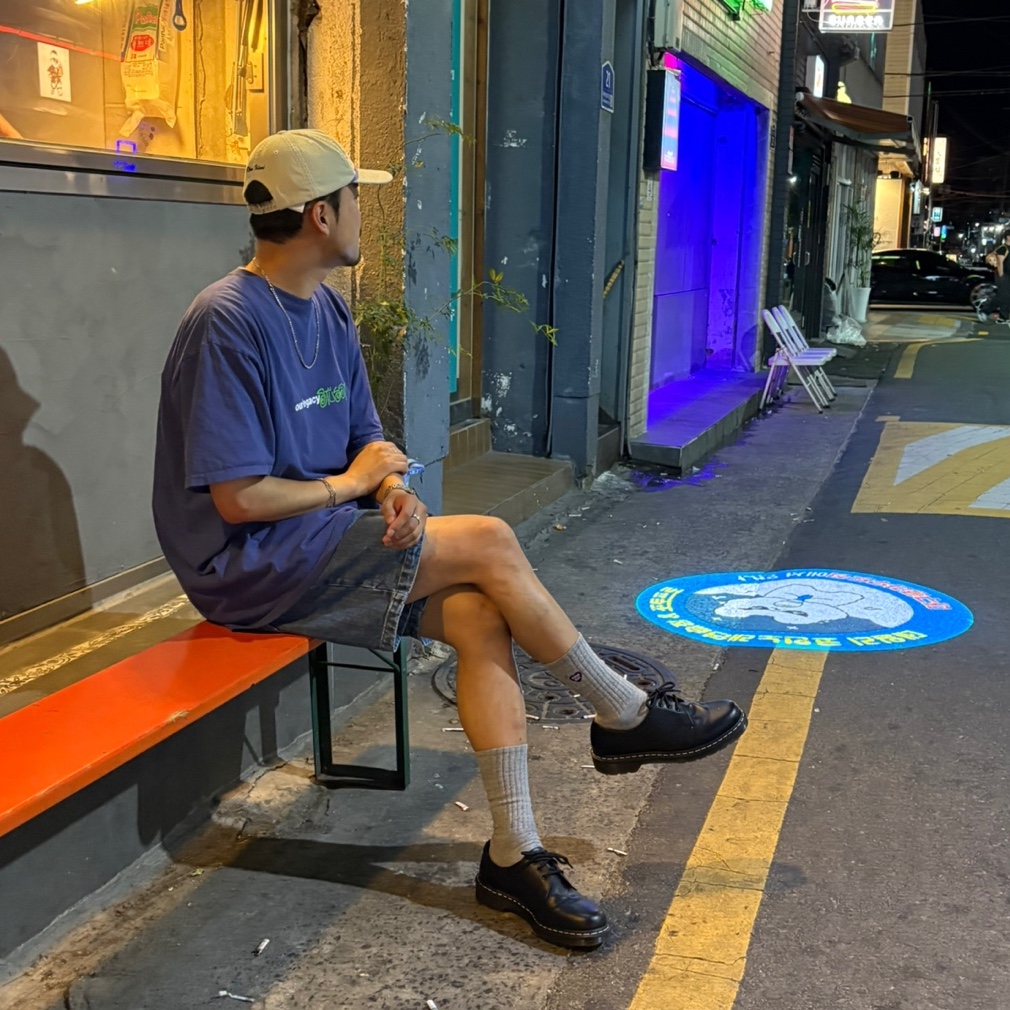 Stussy x Our Legacy Work Shop Sport Pigment Dyed T-Shirt Blueberry, Human Made Pile Socks Gray 착용 스타일