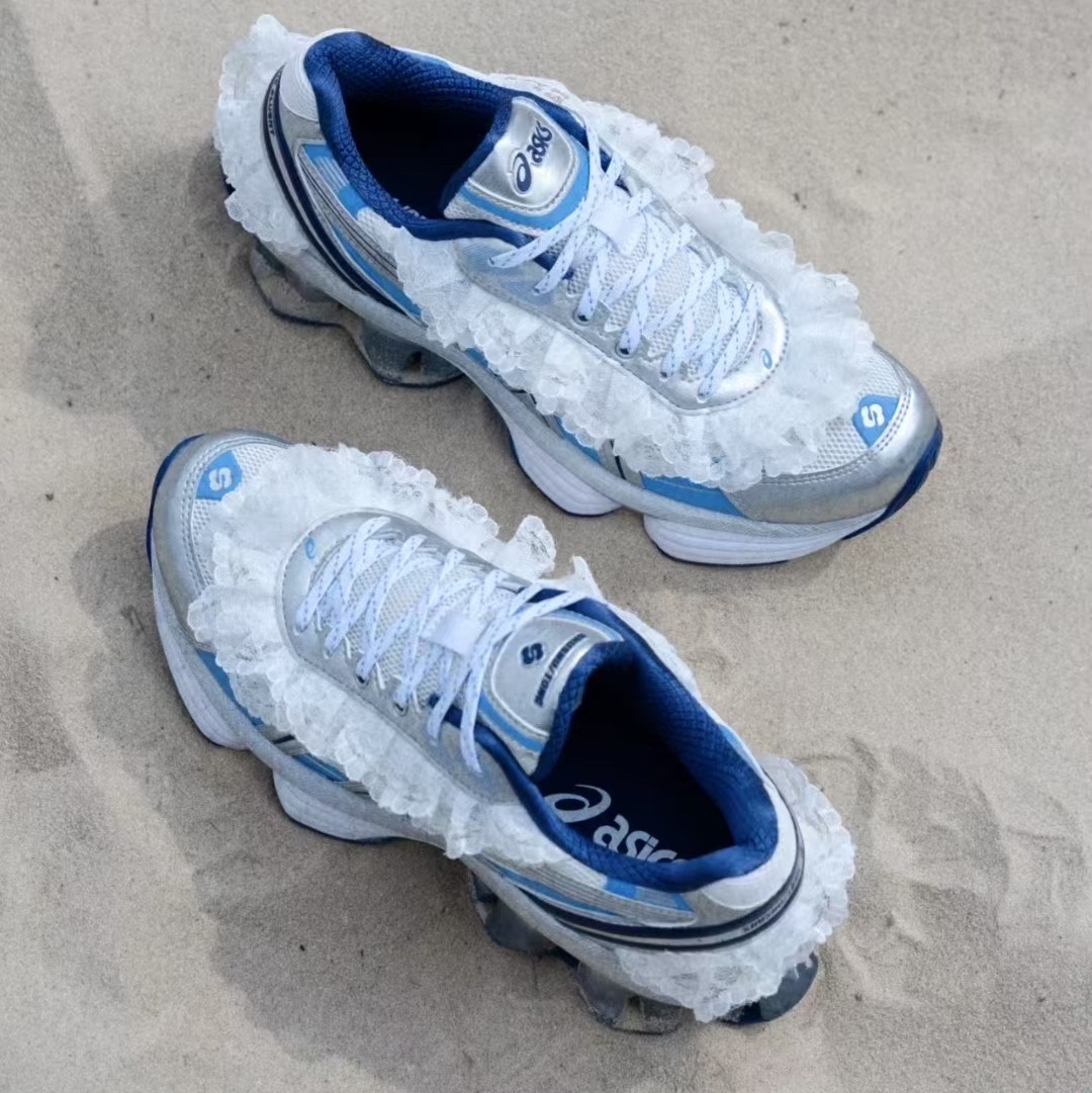 Asics x Shushu Tong Gel-Kinetic Fluent White Dive Blue 착용 스타일