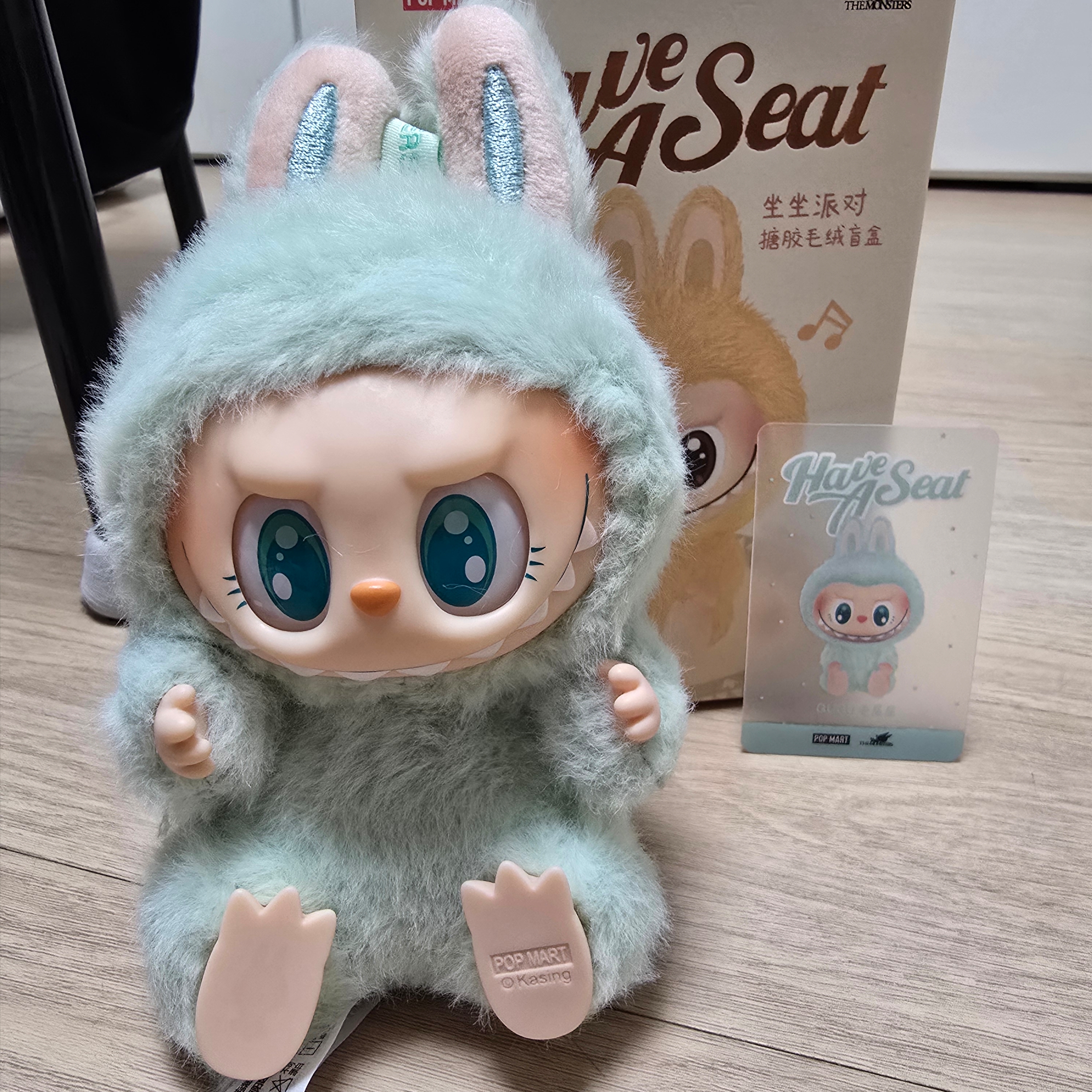 Pop Mart Labubu Let's Play Together Doll Series Sealed Case (1 Blind Box) 착용 스타일 - 1