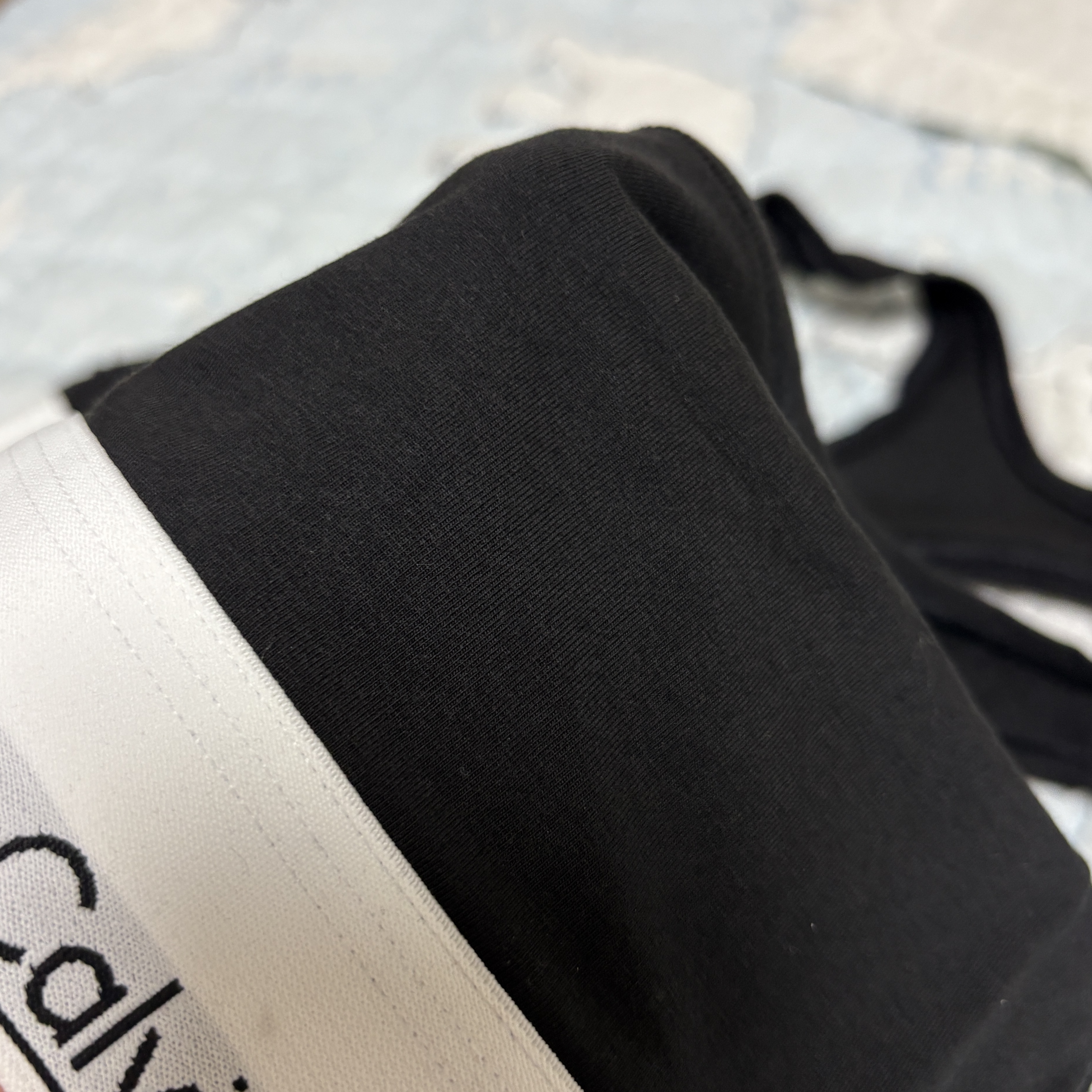 (W) Calvin Klein Modern Cotton Bralette Black 착용 스타일 - 3