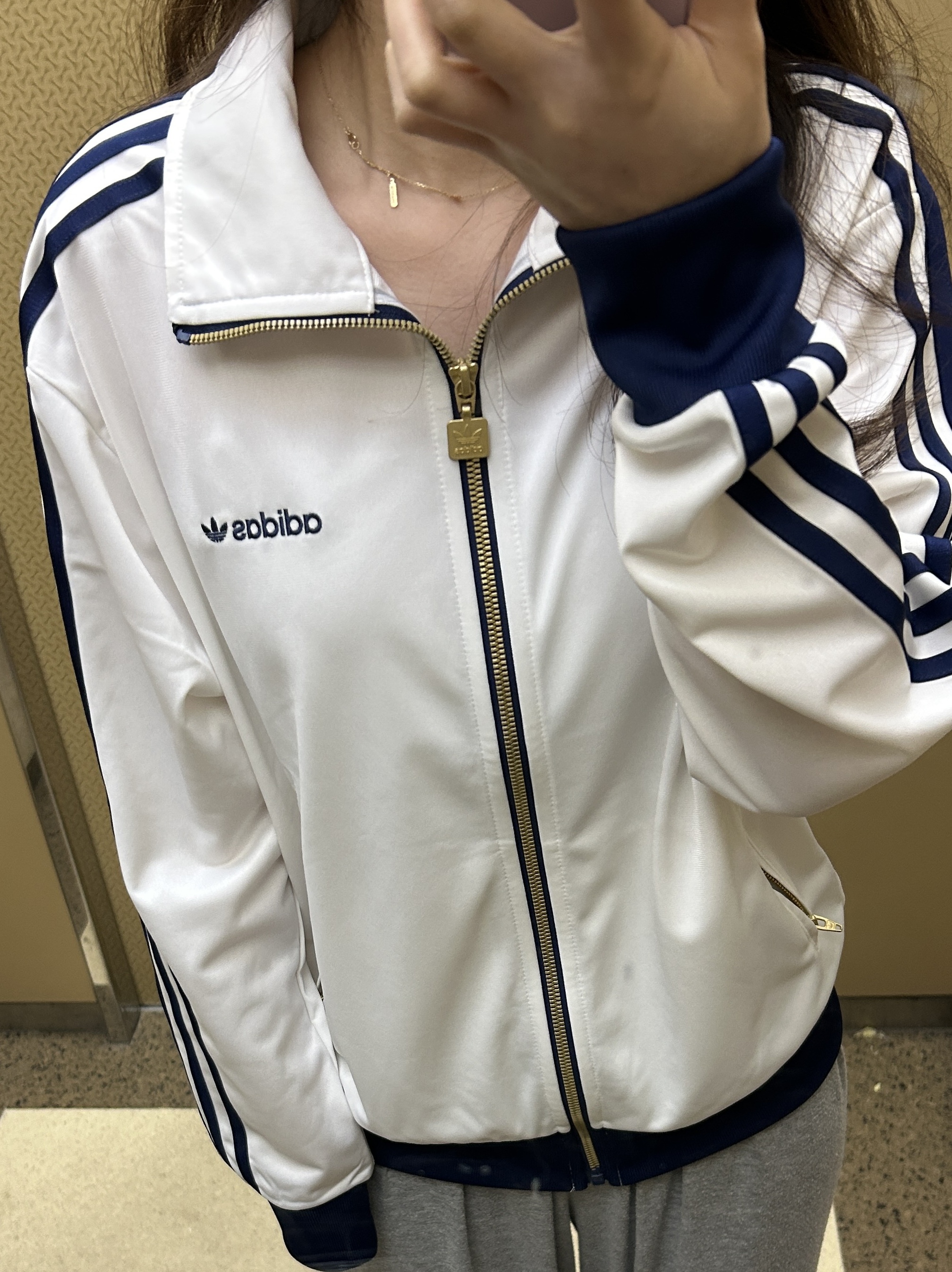 (W) Adidas Firebird Badge Track Top Cloud White - KR Sizing 착용 스타일