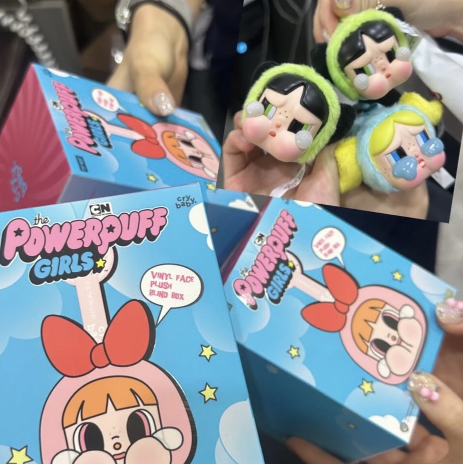 Pop Mart Crybaby x Powerpuff Girls Series Keyring Sealed Case (1 Blind Box) 착용 스타일