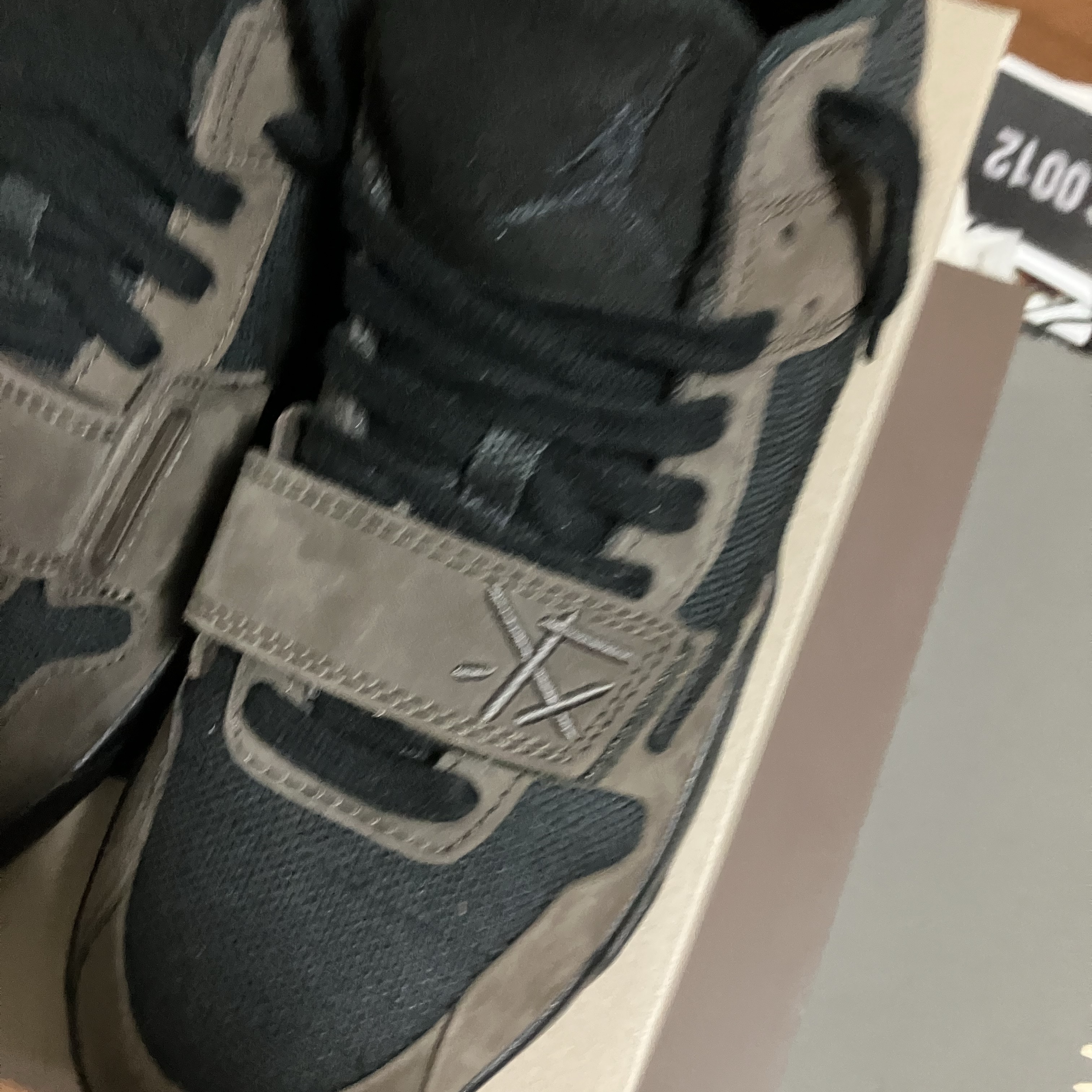 Jordan x Travis Scott Jumpman Jack TR Black and Dark Mocha 착용 스타일