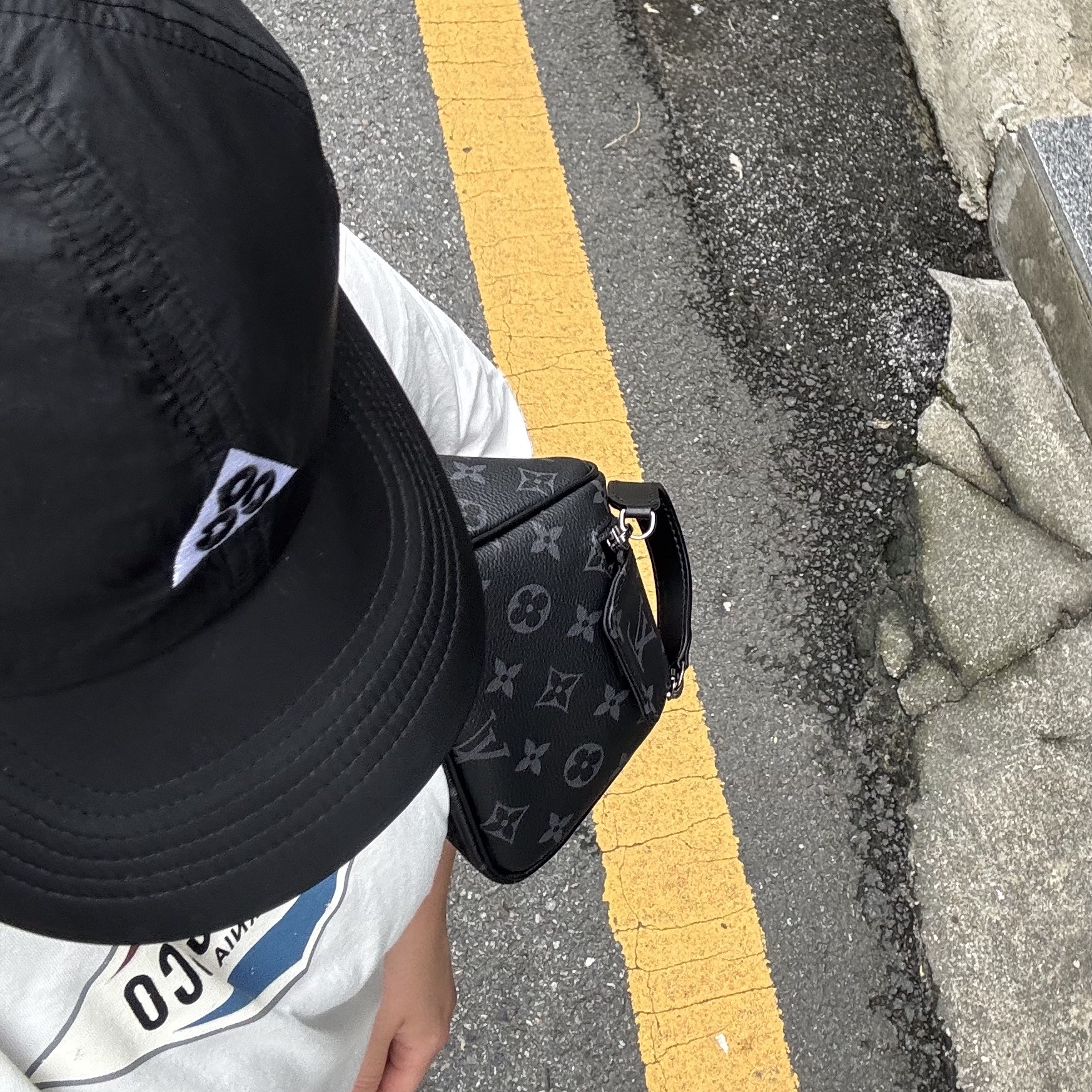 Nike ACG Trail Cap Black, Louis Vuitton Dopp Kit Toilet Pouch Damier Graphite Canvas 착용 스타일