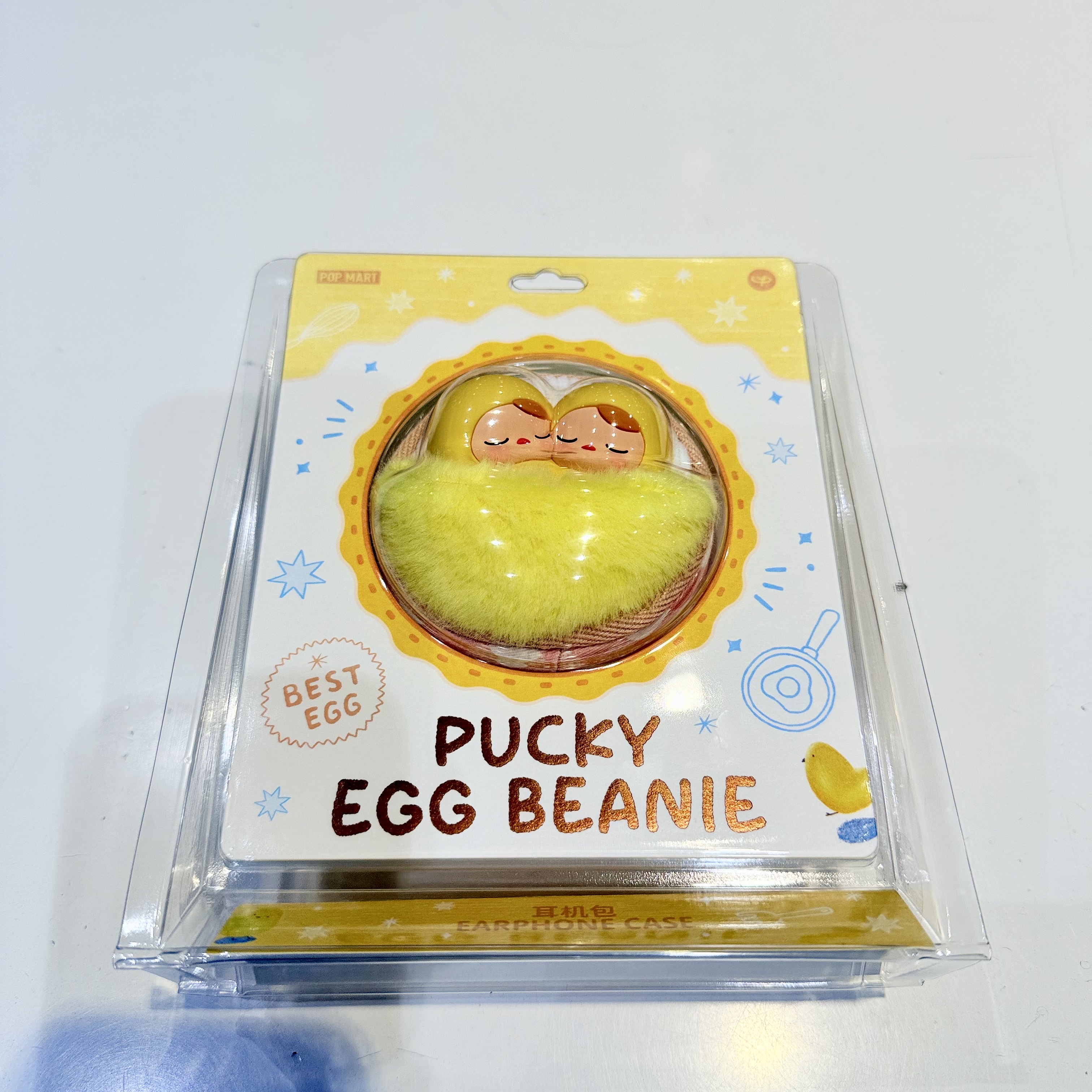 Pop Mart Pucky Egg Beanie Series Earphone Case 착용 스타일 - 2