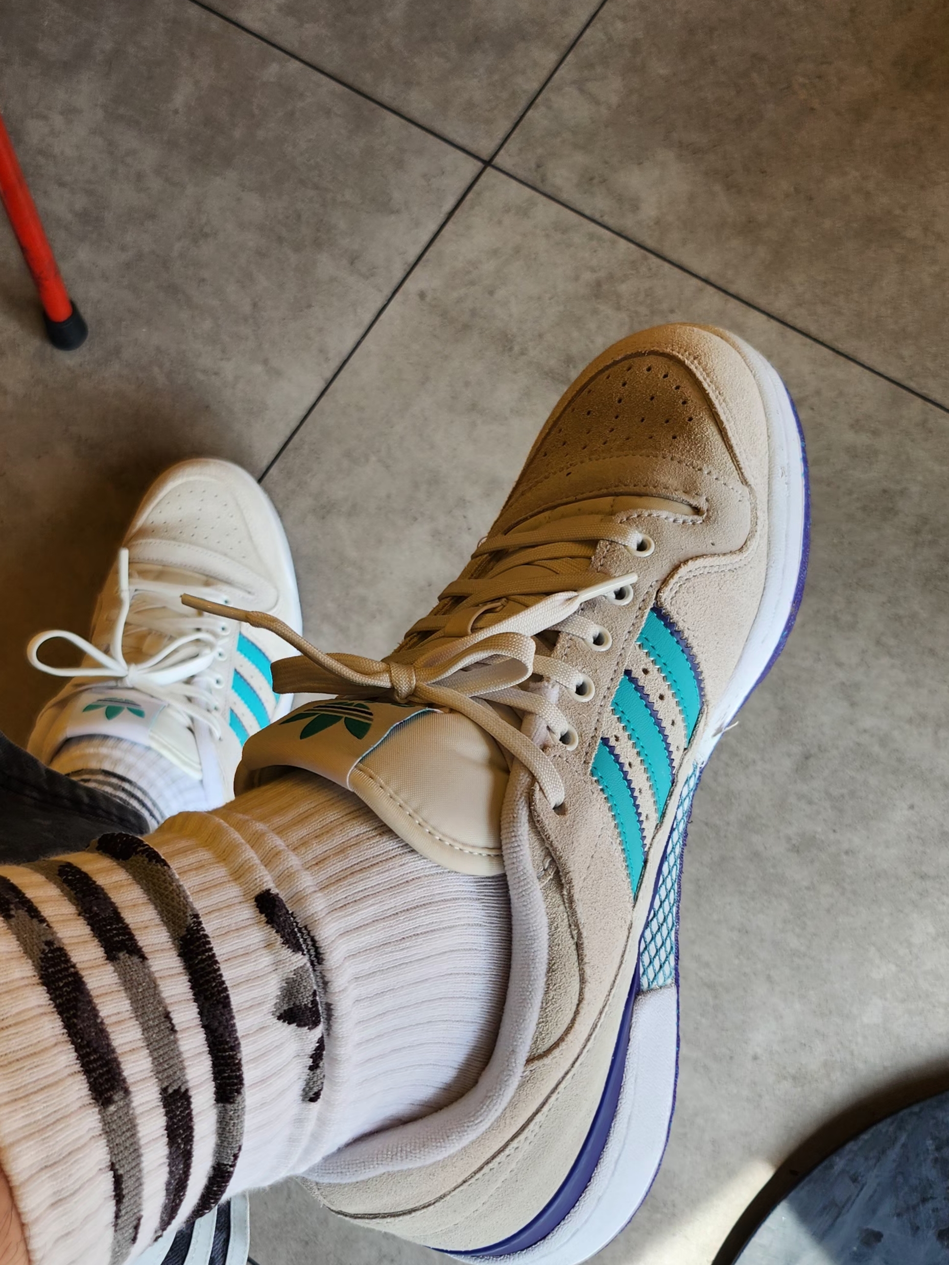 (W) Adidas Denim Bermuda Shorts Multicolor Carbon - US Sizing, Supreme Box Logo Mesh Back New Era Blue - 23SS 착용 스타일 - 2