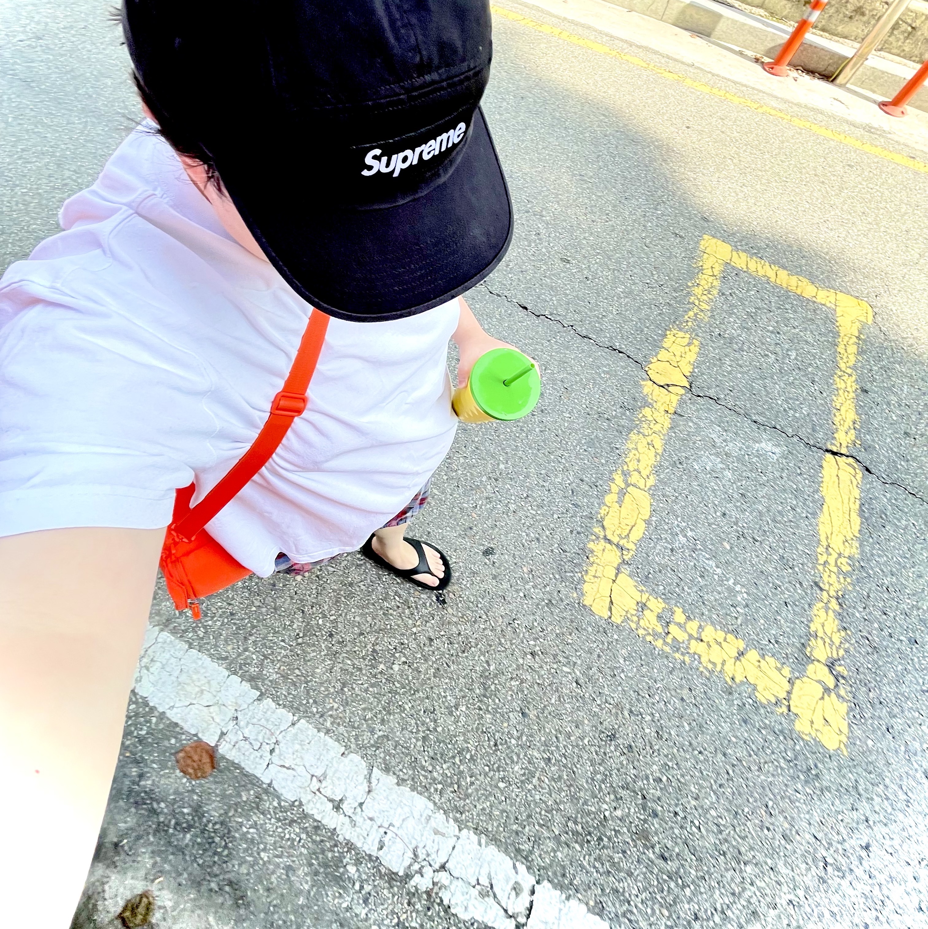 Oofos OOriginal Black, Nike Shoebox Bag 12L Orange White 착용 스타일 - 2