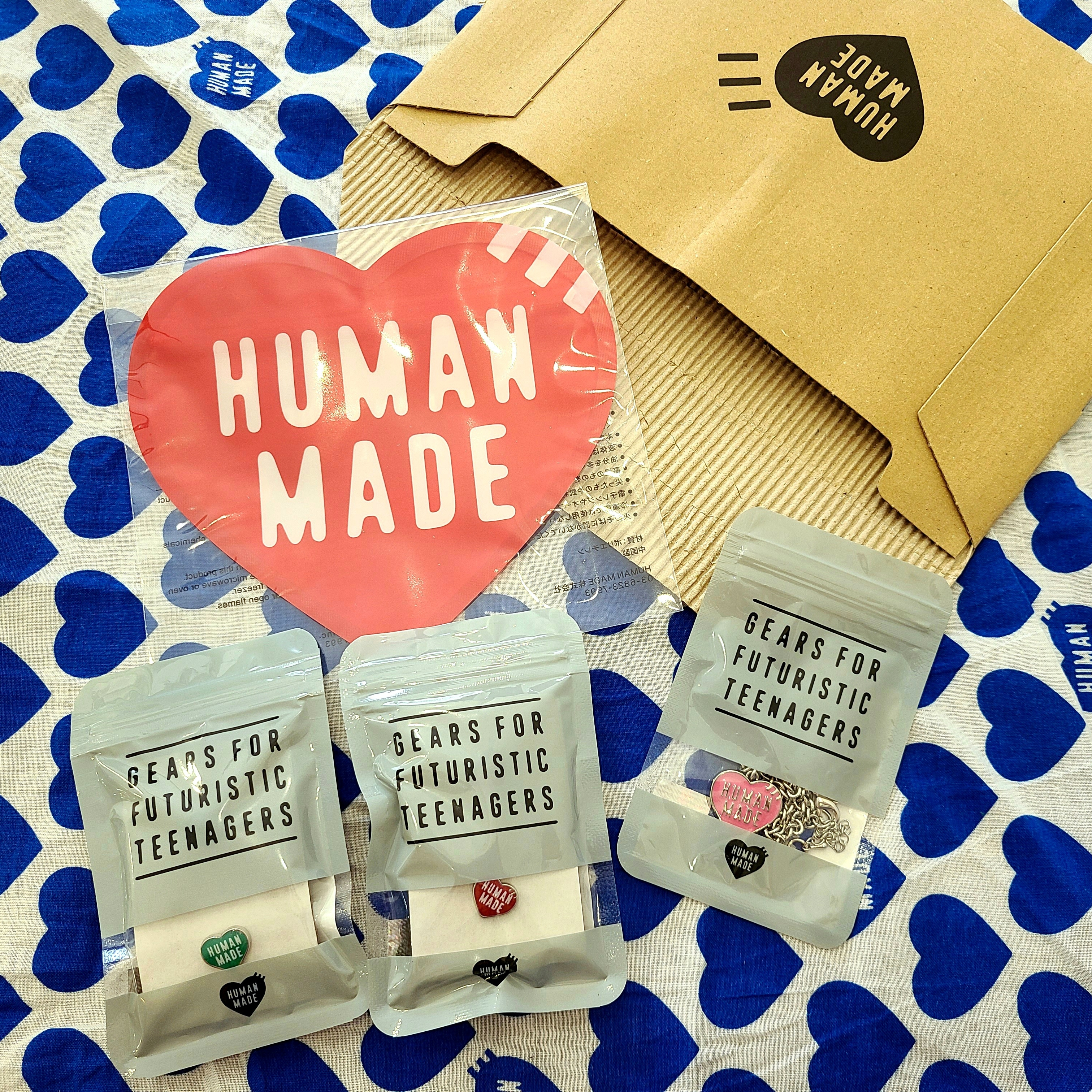 Human Made Big Bandana #2 Navy, Human Made Heart Earrings Green 착용 스타일 - 2