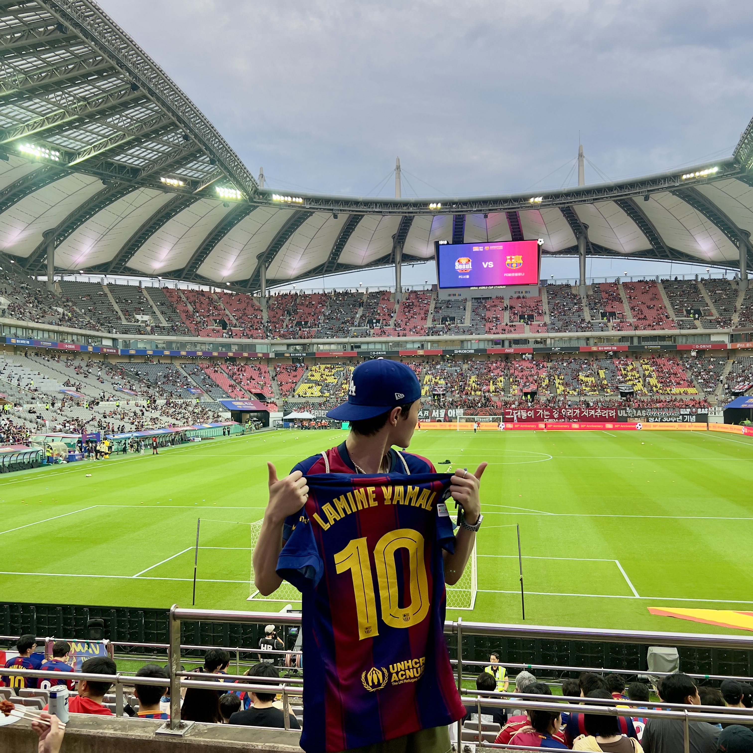 Nike FC Barcelona 2024/25 Dri-Fit Stadium Home Jersey Deep Royal Blue Noble Red (Non Marking Ver.), New Era 59Fifty MLB Seoul Series LA Dodgers Dark Royal 착용 스타일 - 2
