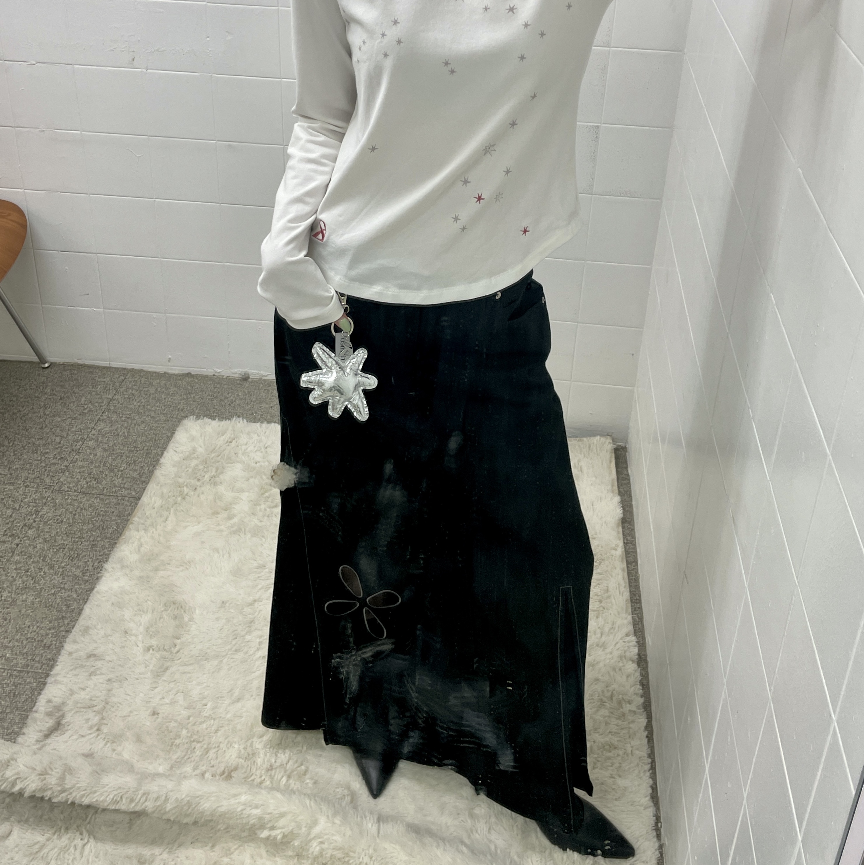 Riomeu Cotton Unbalance Long Skirts Black, Riomeu Stellance Long Sleeve Ivory 착용 스타일 - 4