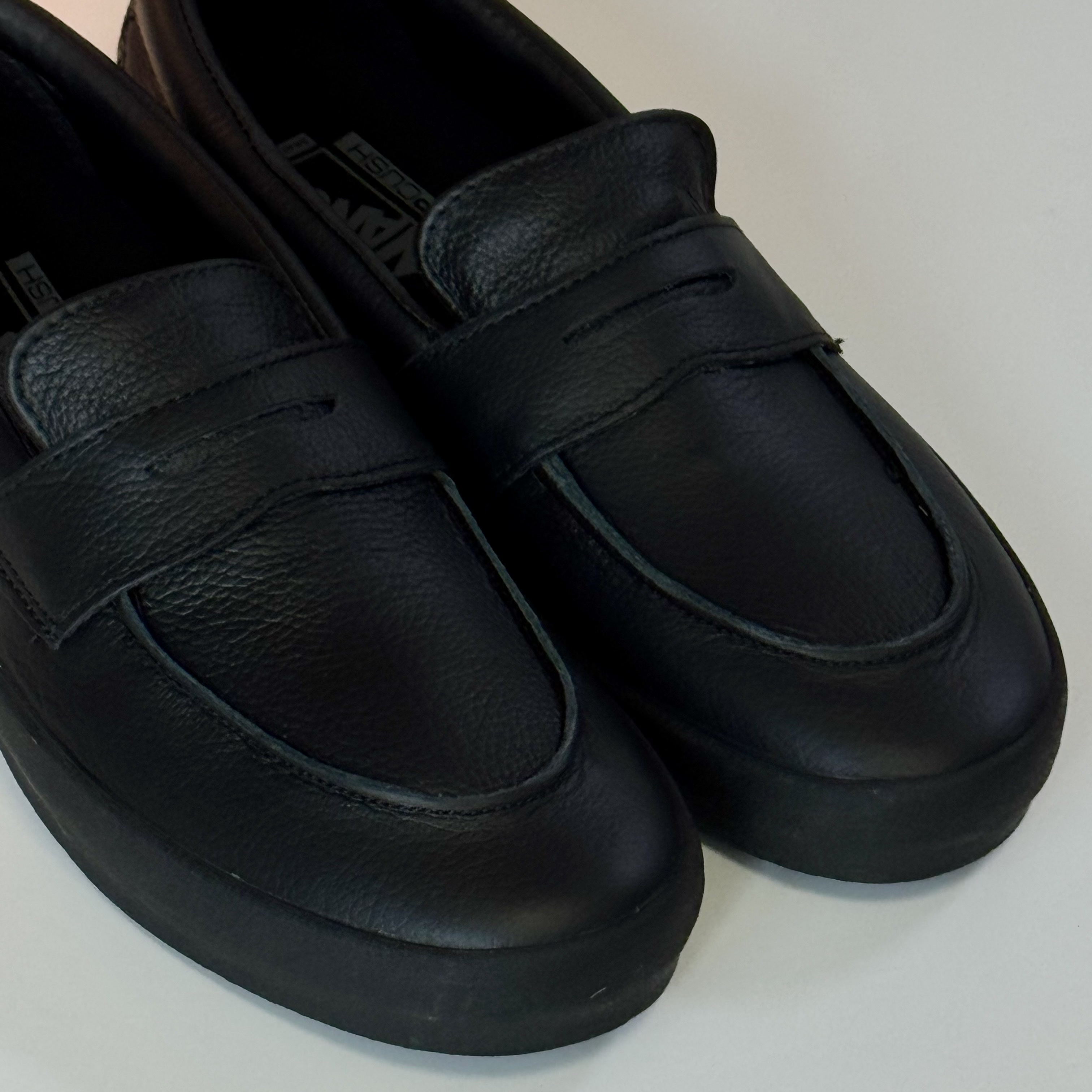 Vans Skate Loafer Black, Vans Skate Loafer Black 착용 스타일 - 4