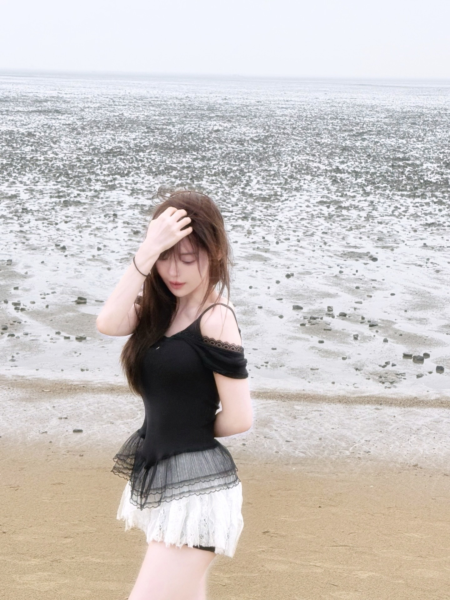 Don't Ask My Plan Square Neck Lace Frill Top-Black, Don't Ask My Plan Lace Frill Floral Shorts - WHITE 착용 스타일 - 5
