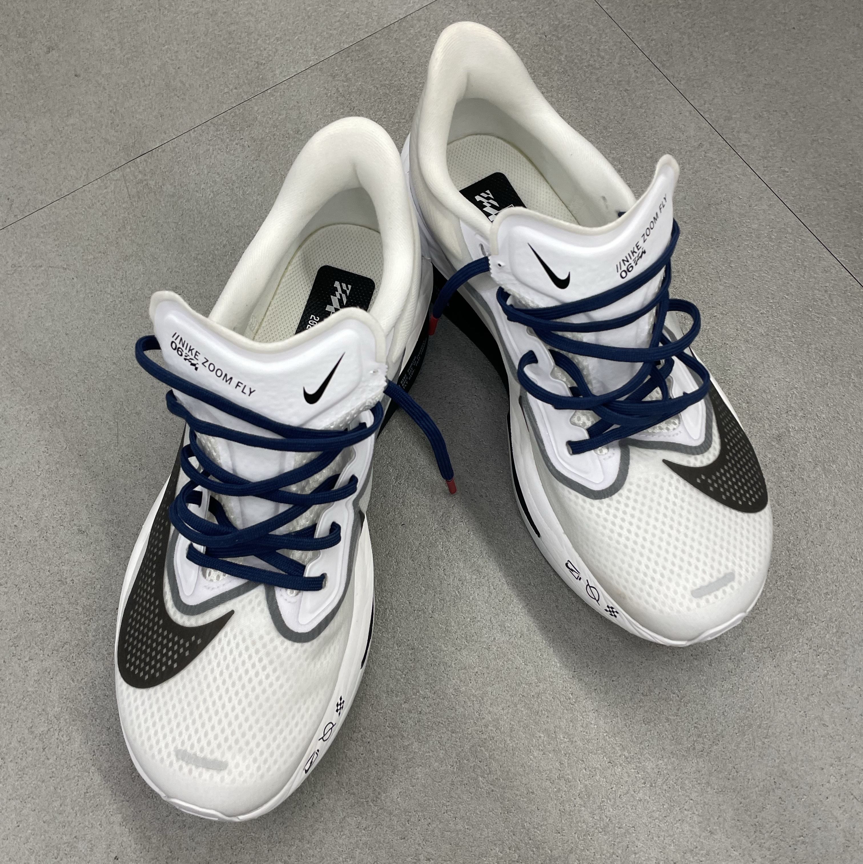 Nike Zoom Fly 6 White Smoke Grey 착용 스타일 - 1