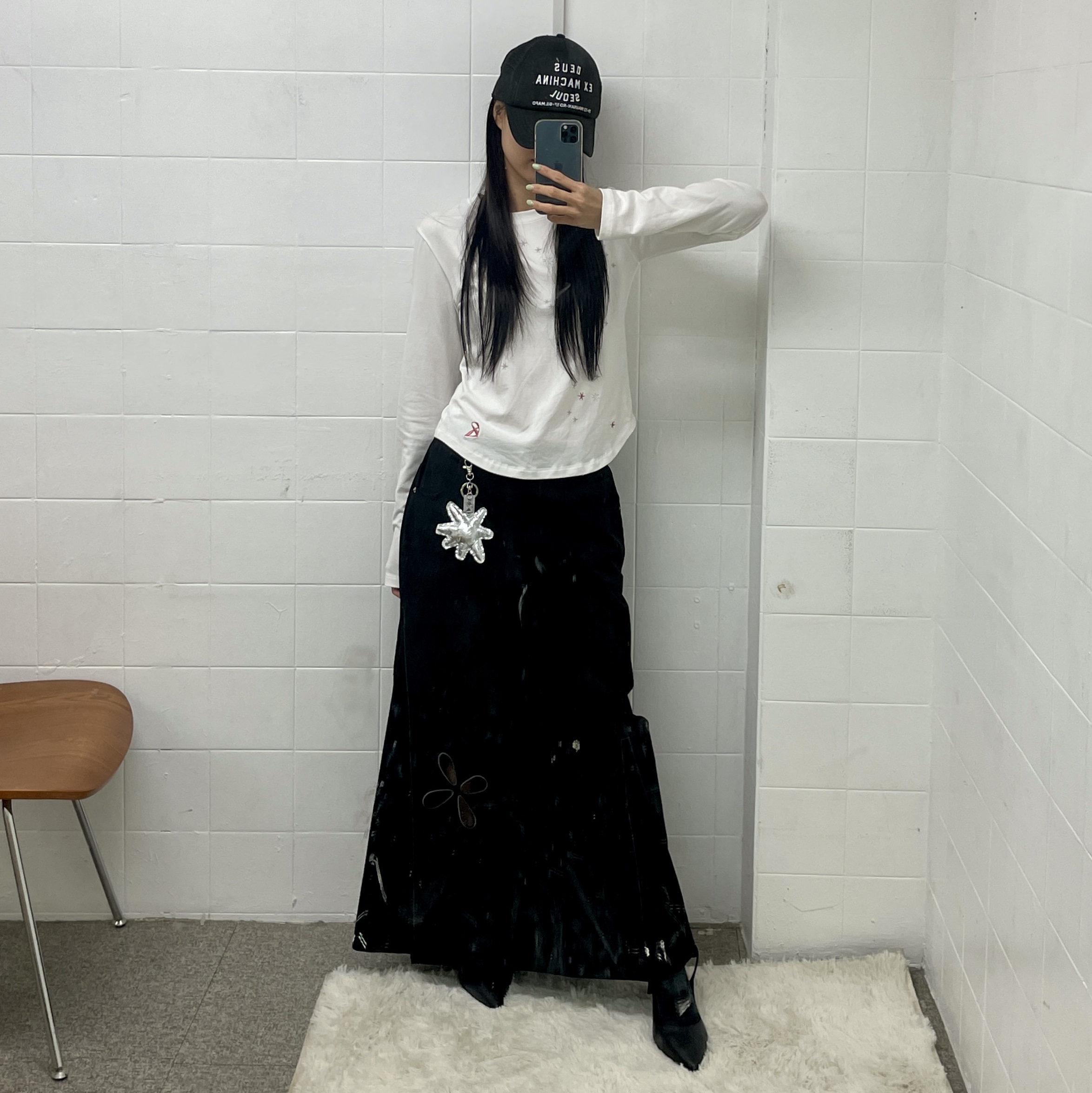 Riomeu Cotton Unbalance Long Skirts Black, Riomeu Stellance Long Sleeve Ivory 착용 스타일 - 3