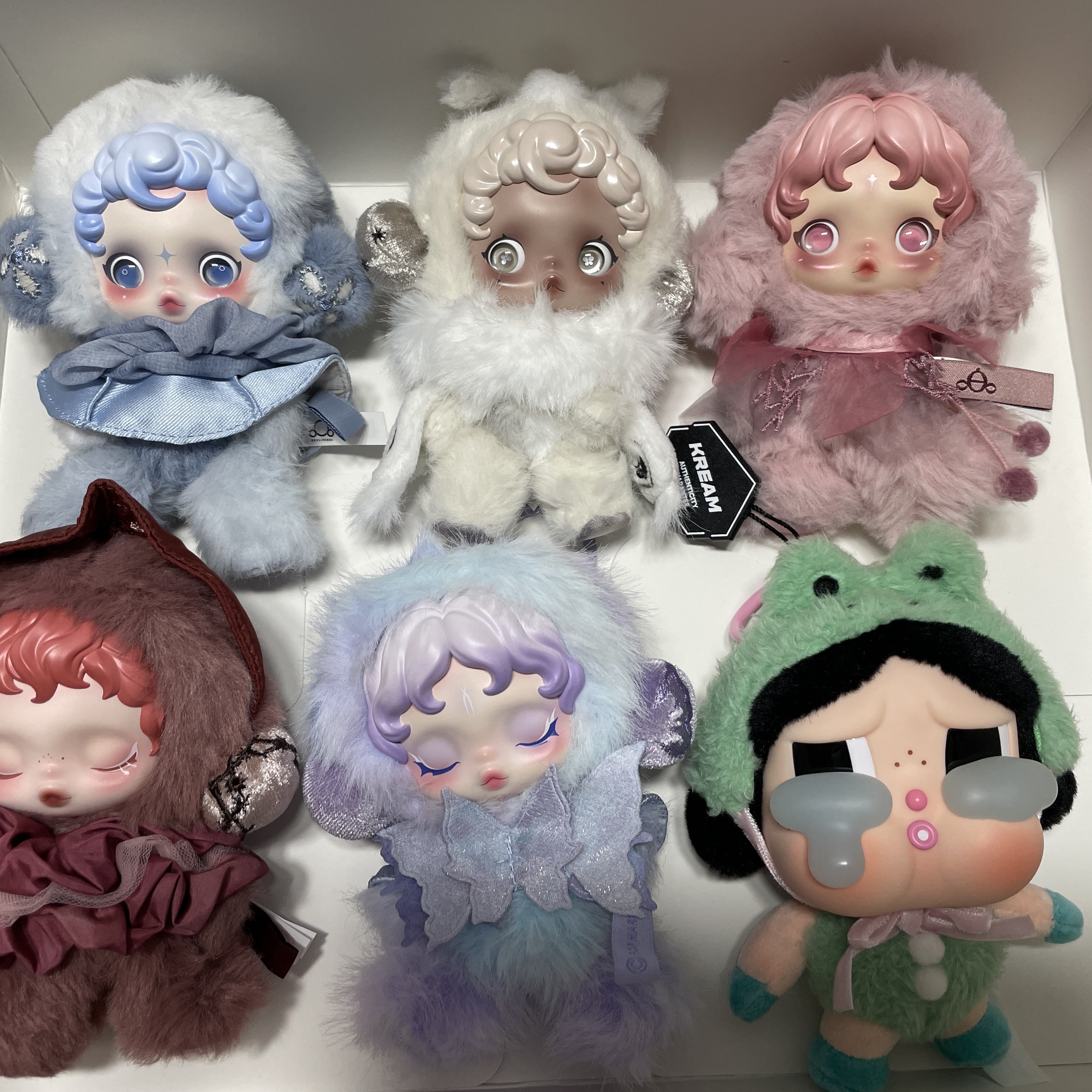 Pop Mart Skullpanda L’Impressionnisme Series Plush Doll (9 Blind Boxes) 착용 스타일