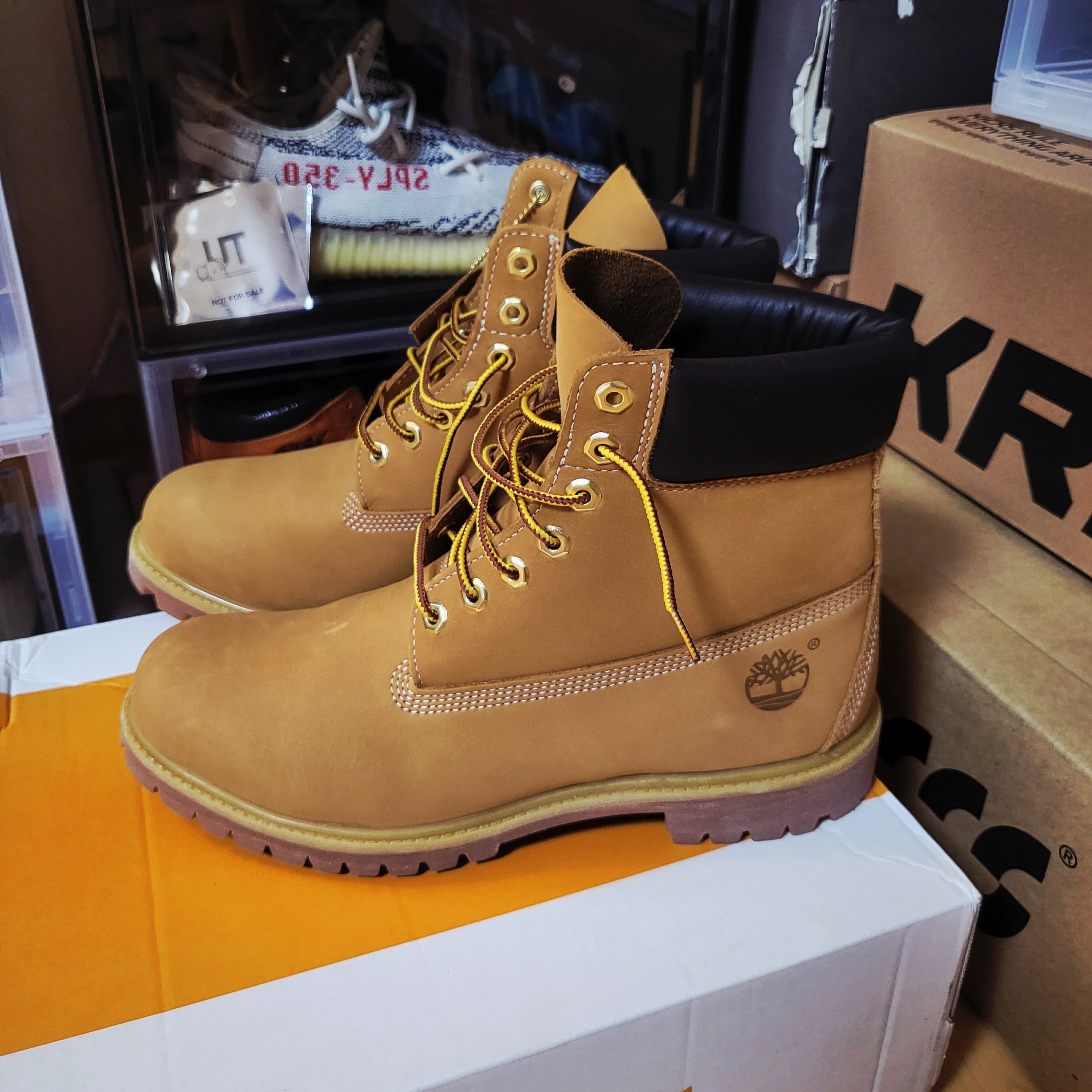 Timberland Premium 6 inch Waterproof Boot Wheat Nubuck - Wide, Project G/R 3 Layerd Cargo Pants White 착용 스타일 - 2