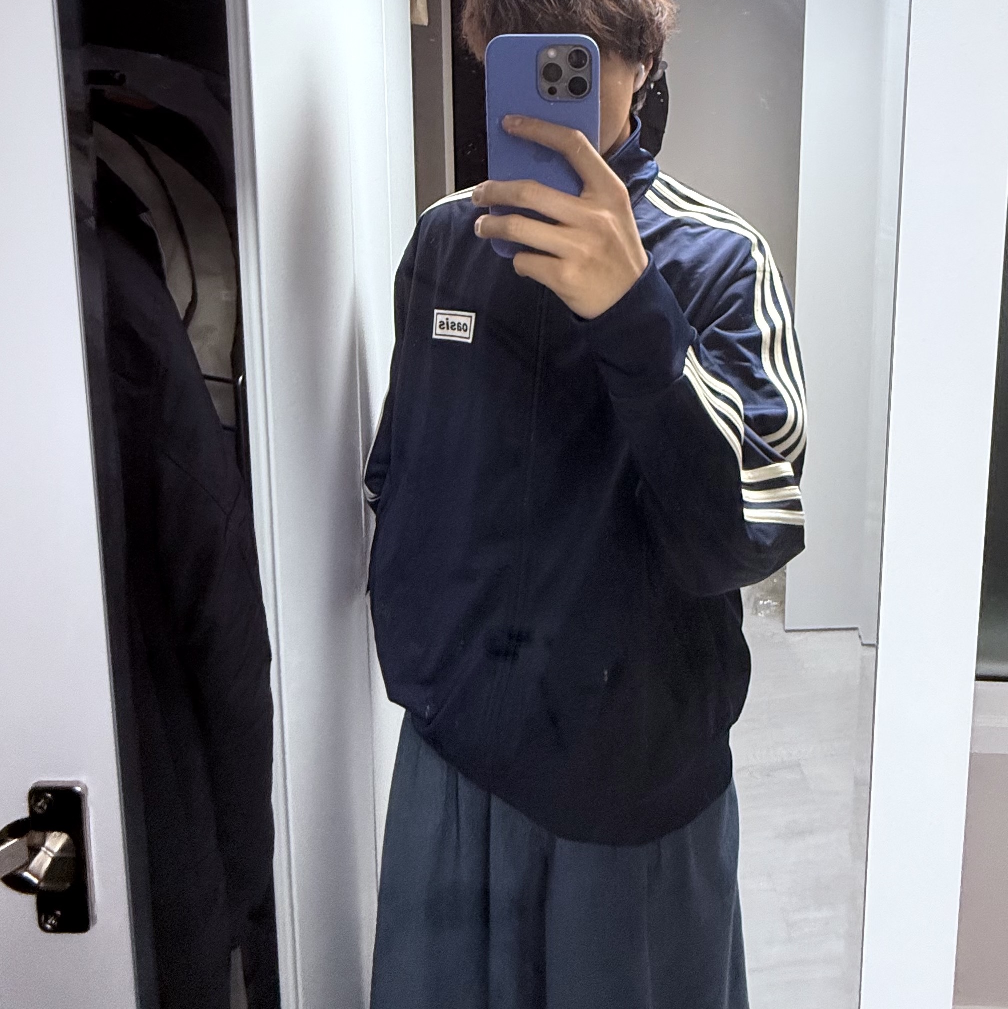 Adidas x Oasis Tour Firebird Track Top Night Indigo - US Sizing 착용 스타일 - 2