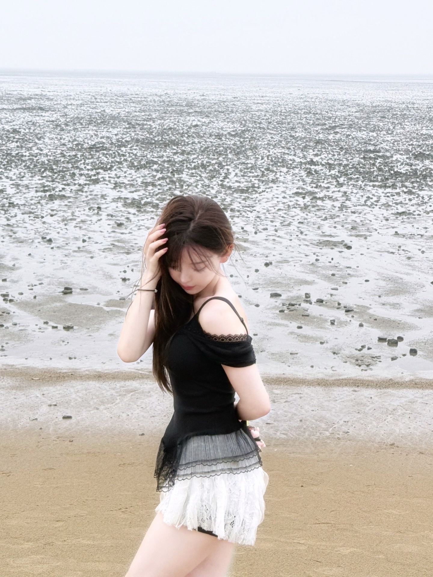Don't Ask My Plan Square Neck Lace Frill Top-Black, Don't Ask My Plan Lace Frill Floral Shorts - WHITE 착용 스타일 - 6