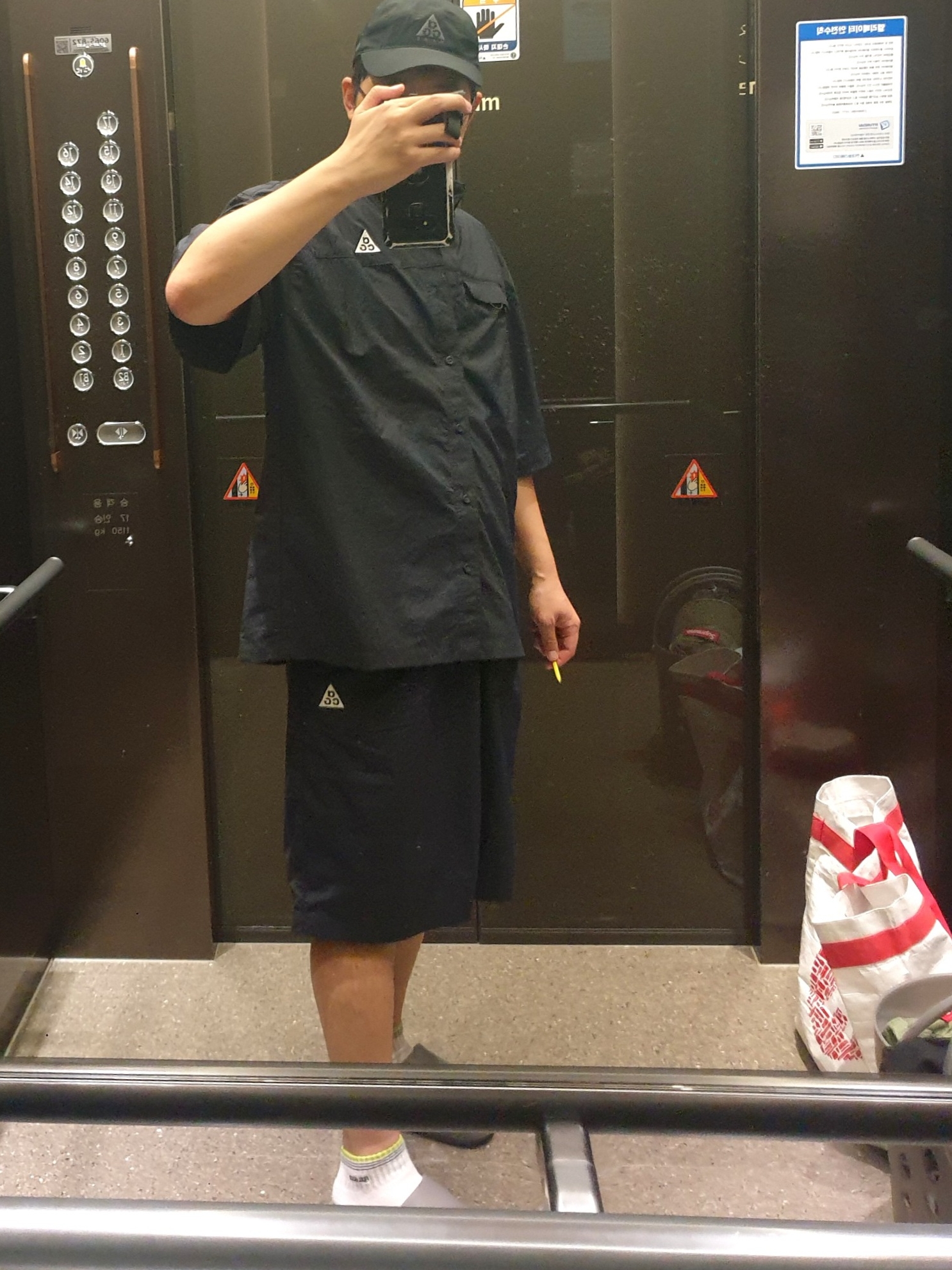 Nike ACG Orb Weaver UV Repel Short Sleeve Shirt Black Anthracite - Asia, Nike ACG Orb Weaver UV Repel Oversized Shorts Black Anthracite - Asia 착용 스타일