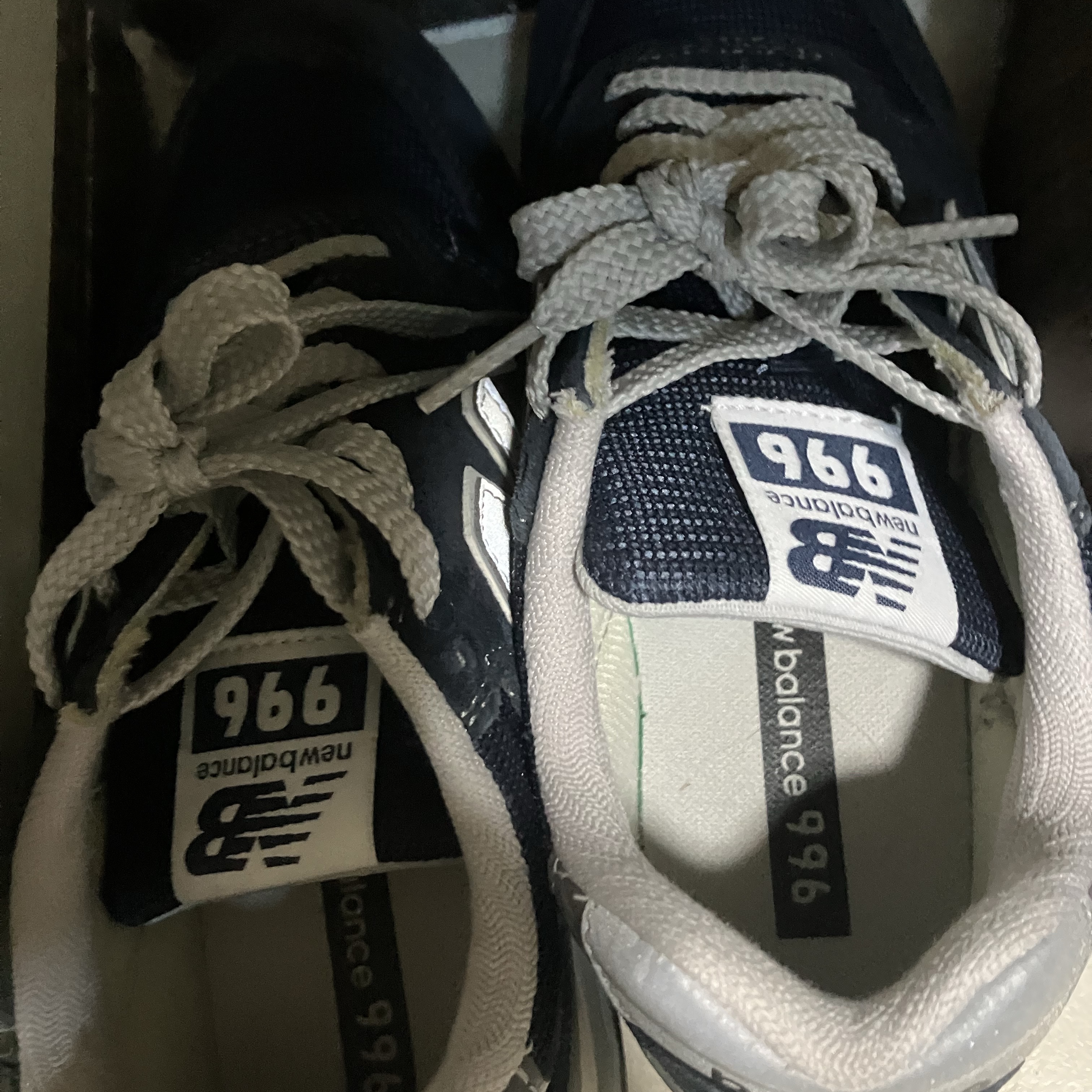 New Balance 996 Navy Silver 착용 스타일