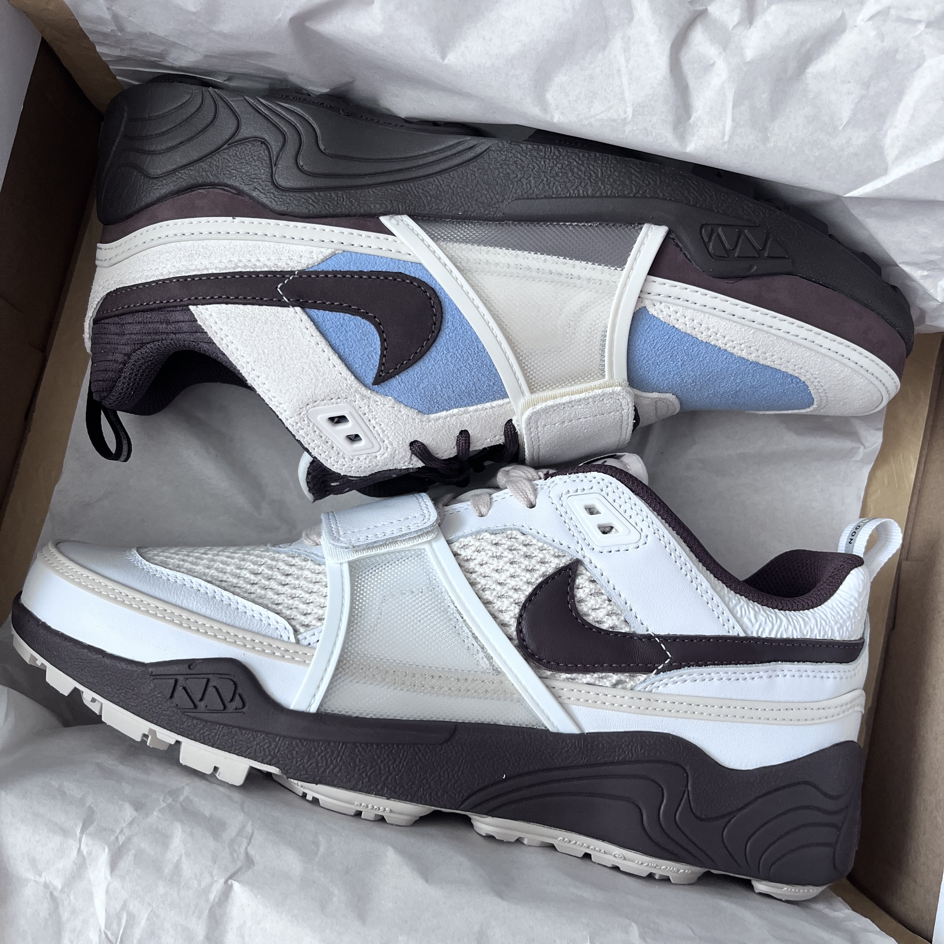 Jordan x Travis Scott Jumpman Jack TR Sail and Dark Mocha, Jordan x Travis Scott Jumpman Jack TR Black and Dark Mocha 착용 스타일 - 2