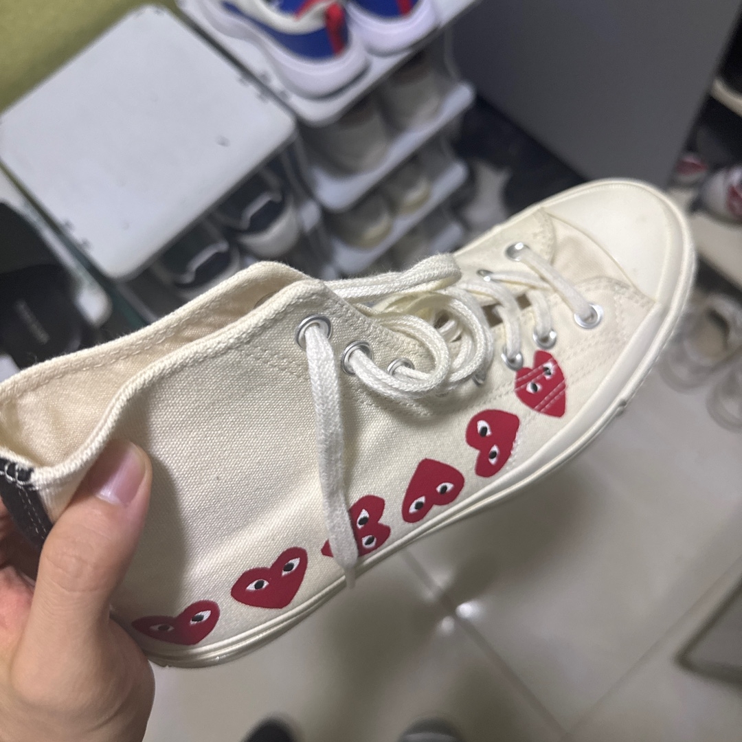 Converse x Play Comme des Garcons Chuck 70 Hi Multi-Heart White 착용 스타일