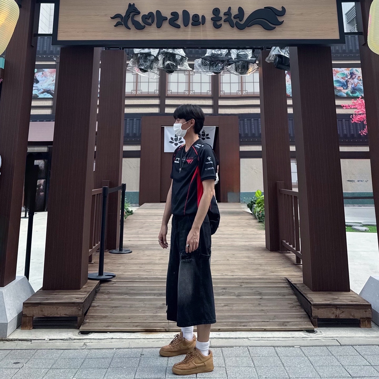 T1 2024 Summer Uniform Jersey Faker Black, Nike Air Force 1 '07 WB Flax 착용 스타일