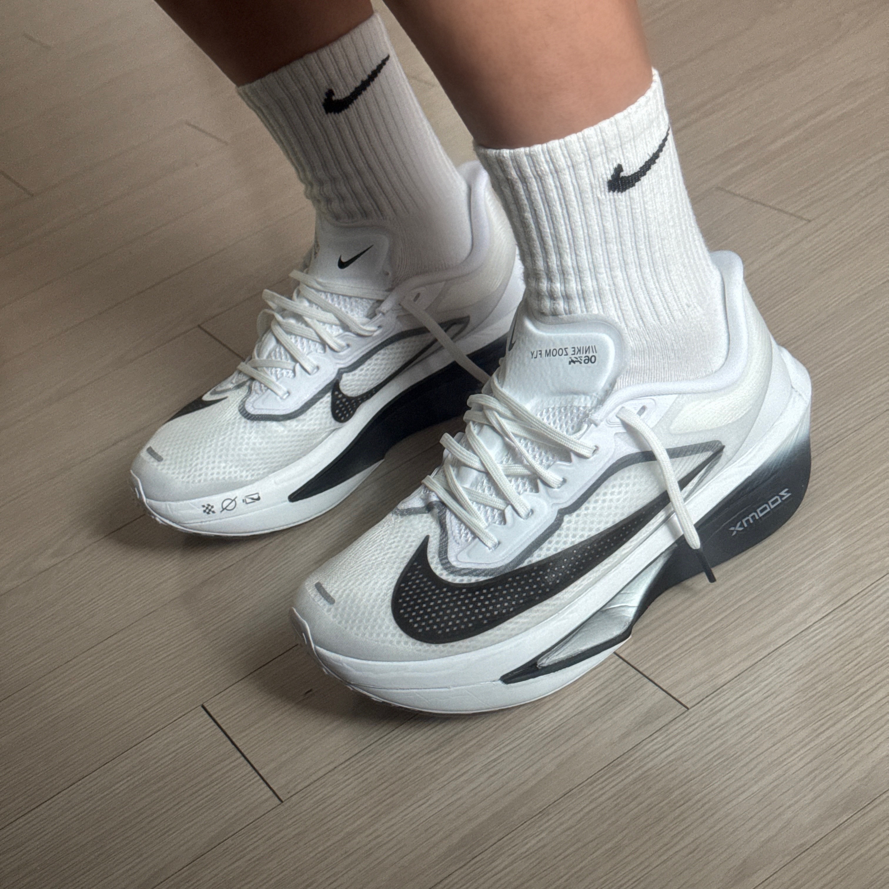 Nike Zoom Fly 6 White Smoke Grey 착용 스타일