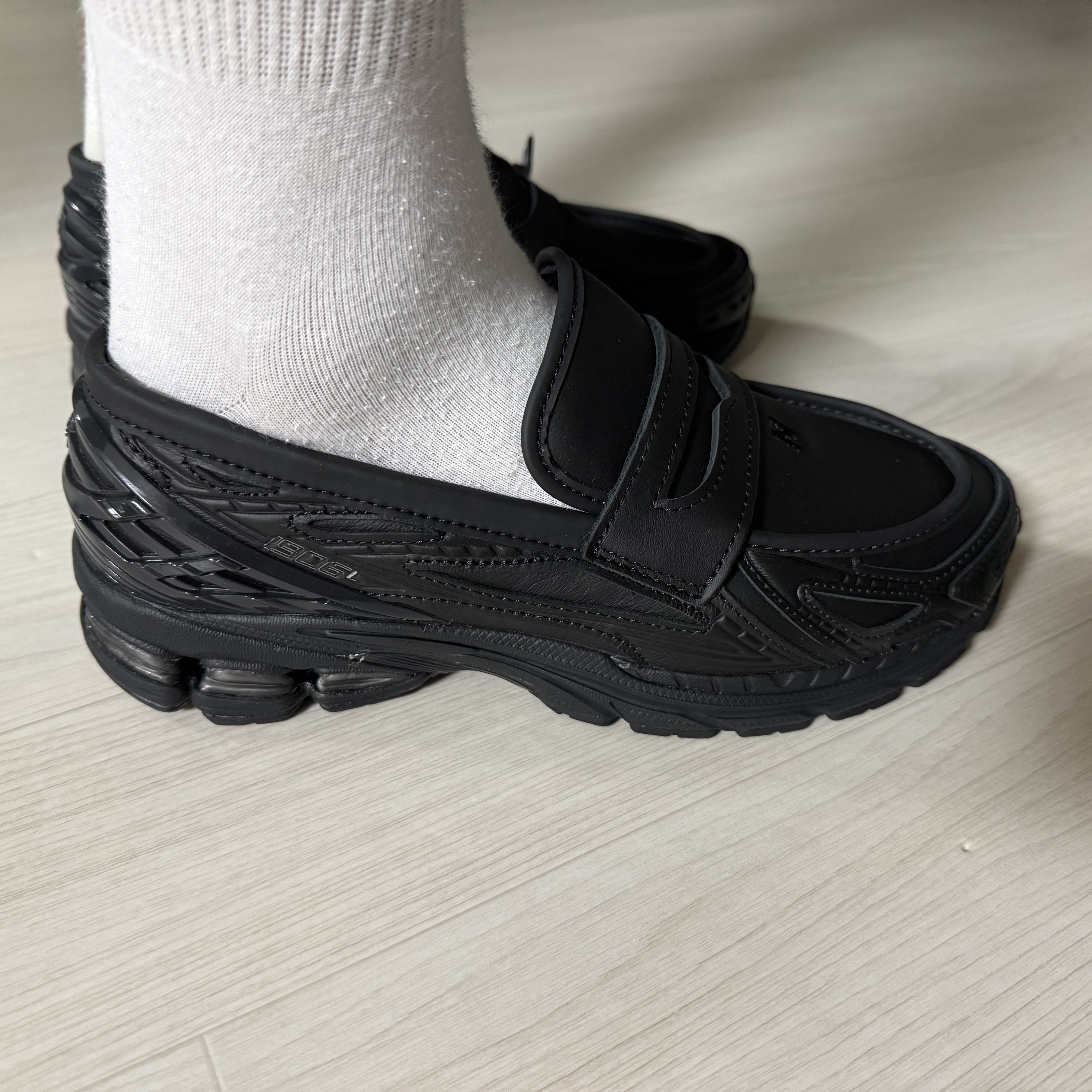New Balance 1906L Black 착용 스타일 - 3