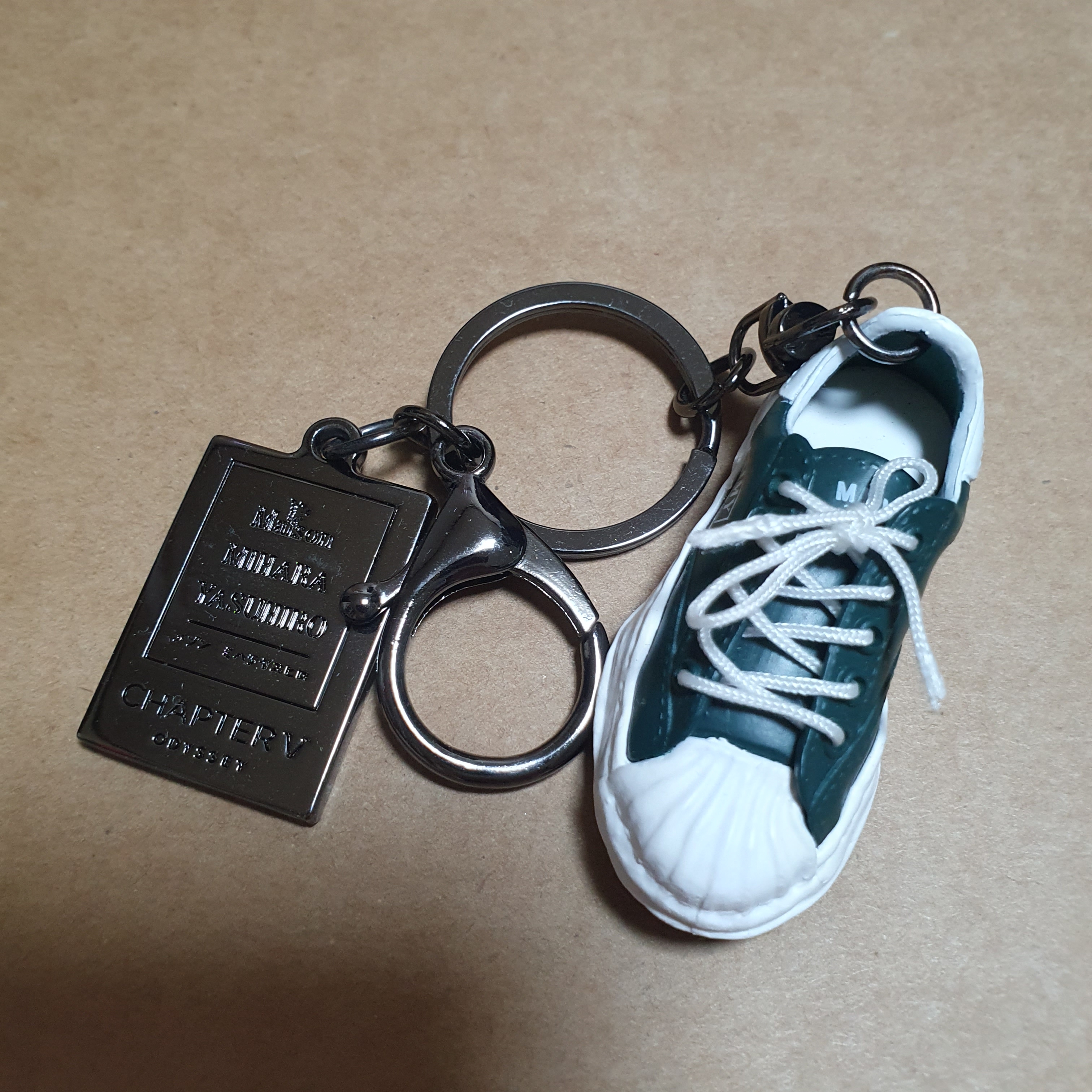 Odyssey x Maison Mihara Yasuhiro Blakey Keyring Green 착용 스타일